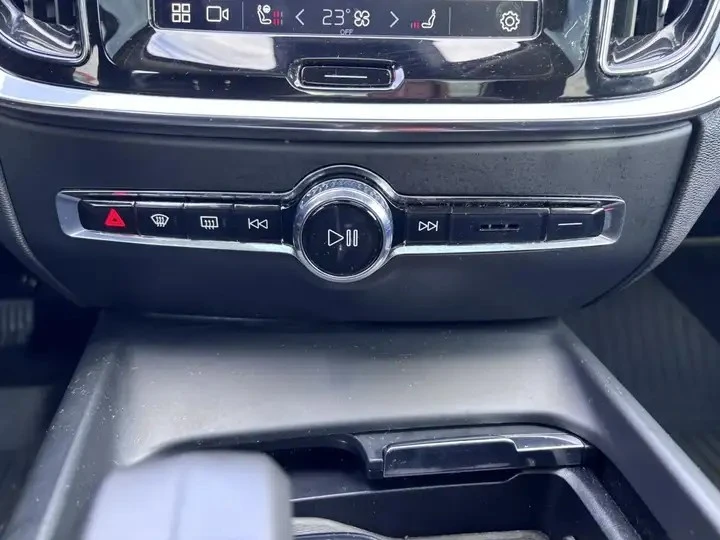 Volvo V60 Automatic, снимка 17 - Автомобили и джипове - 56004395