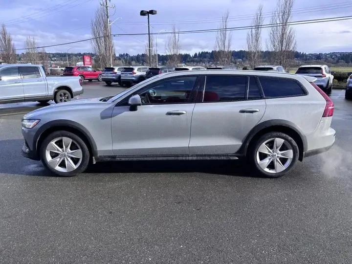 Volvo V60 Automatic, снимка 4 - Автомобили и джипове - 56004395