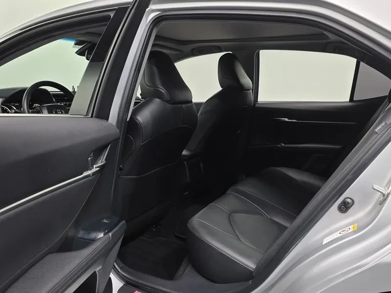 Toyota Camry (Xv70) 2.5, снимка 17 - Автомобили и джипове - 56161733