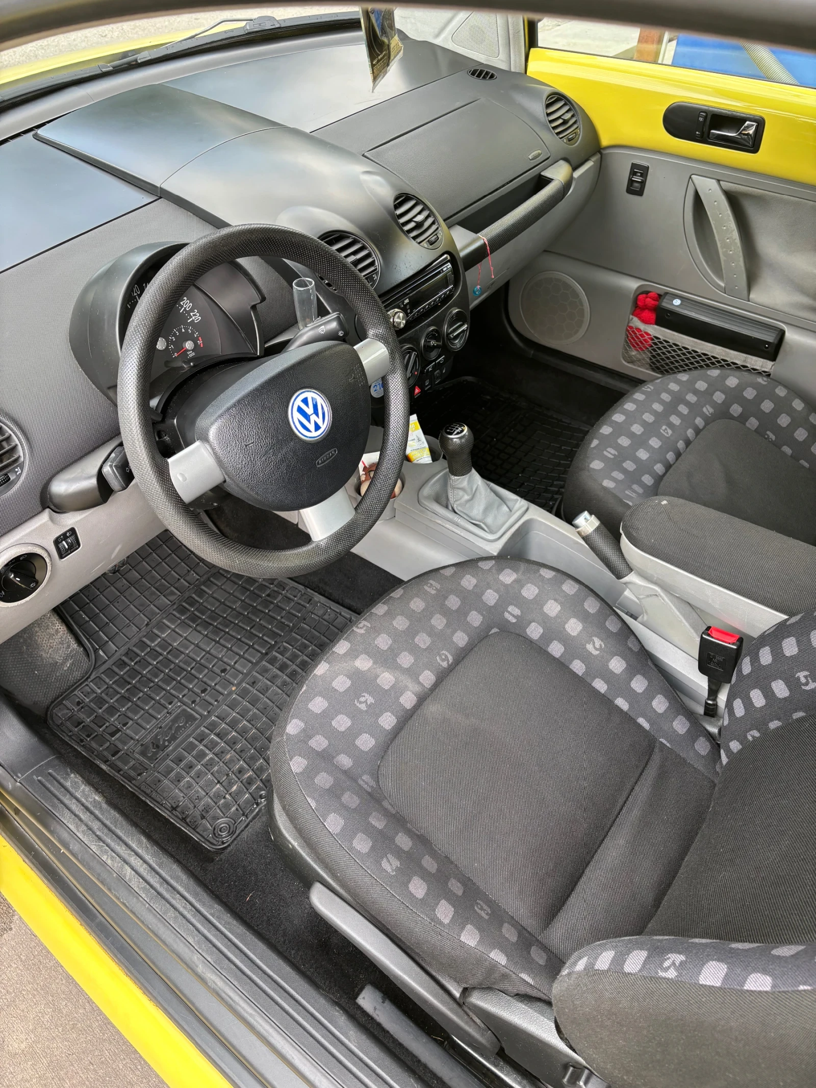 VW New beetle 2.0 - изображение 7