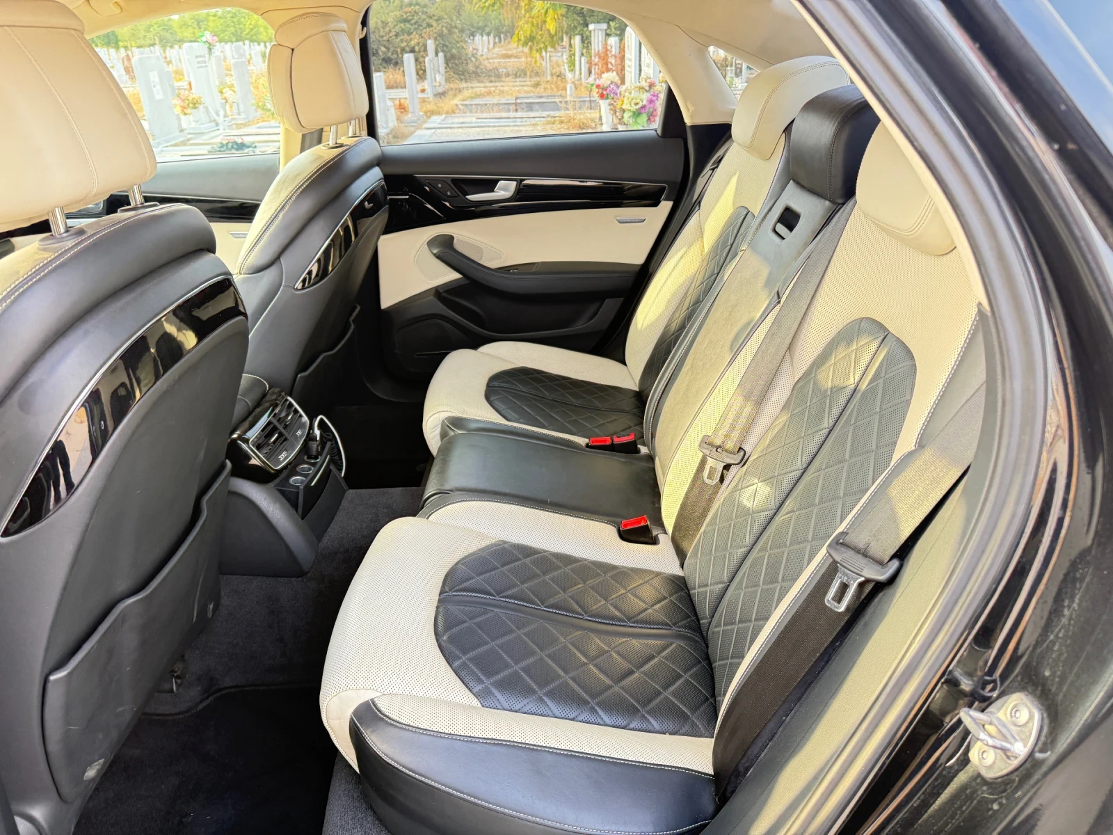 Audi A8 4.0 T - изображение 9