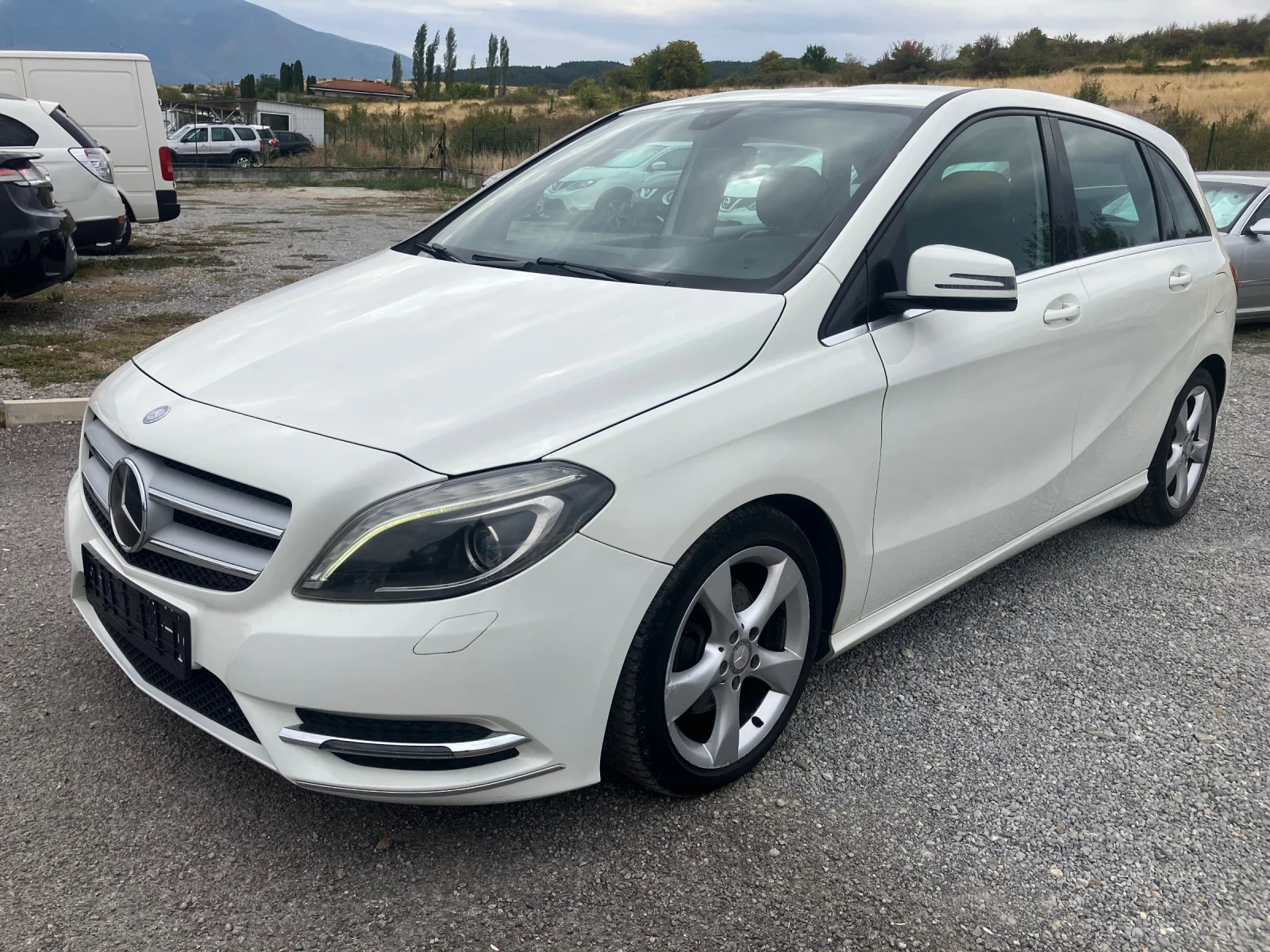 Mercedes-Benz B 180 Premium  - изображение 3
