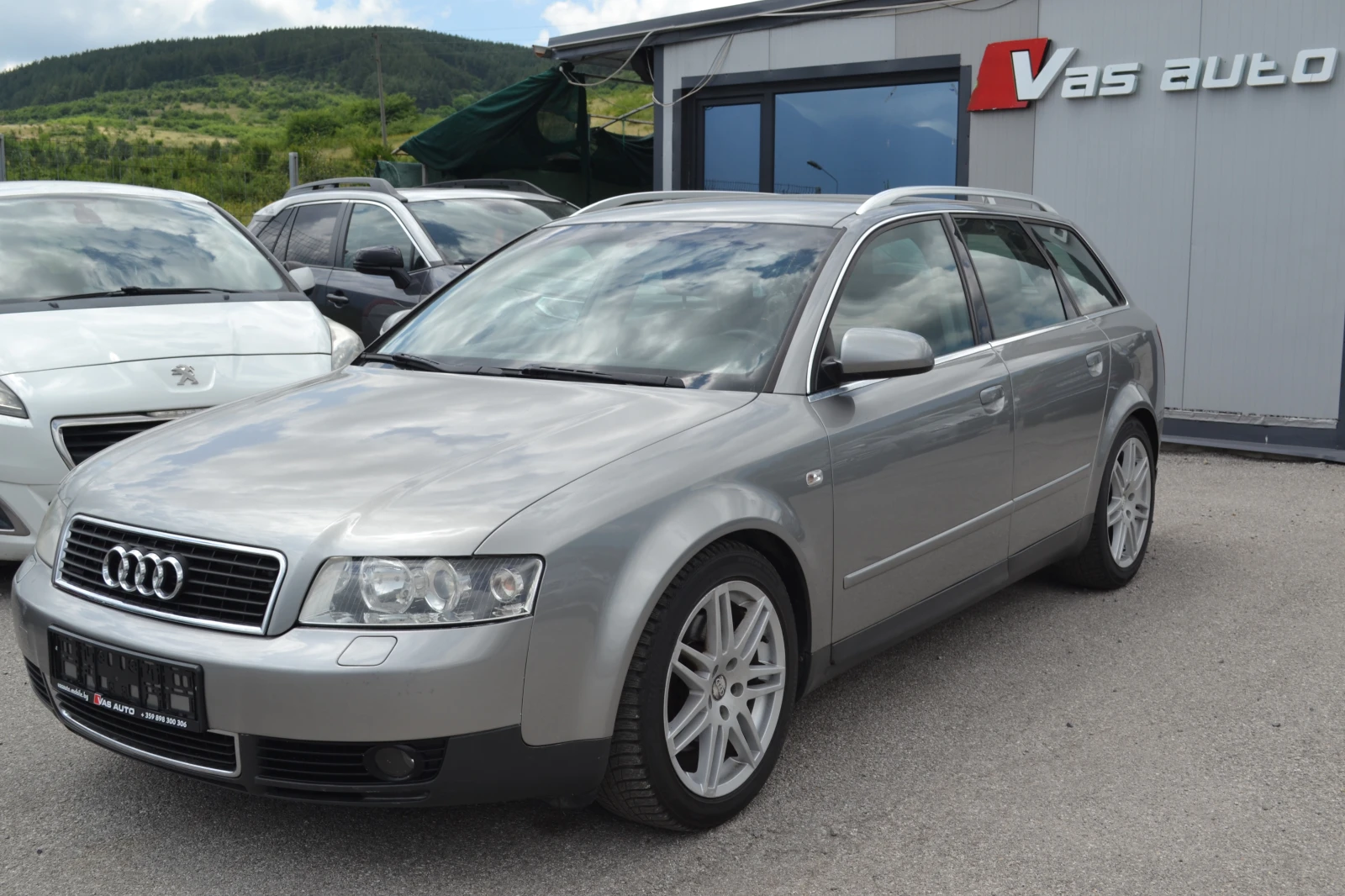 Audi A4 3.0i, снимка 2 - Автомобили и джипове - 52063309