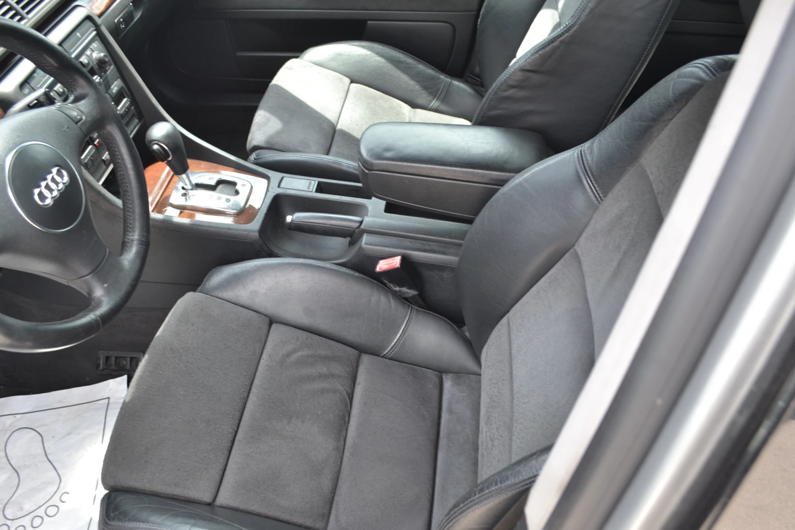 Audi A4 3.0i, снимка 8 - Автомобили и джипове - 52063309