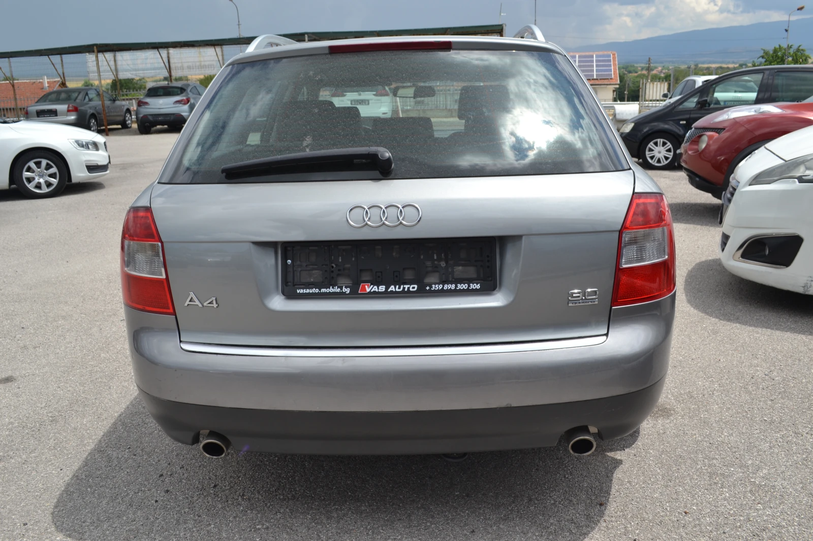 Audi A4 3.0i, снимка 5 - Автомобили и джипове - 52063309