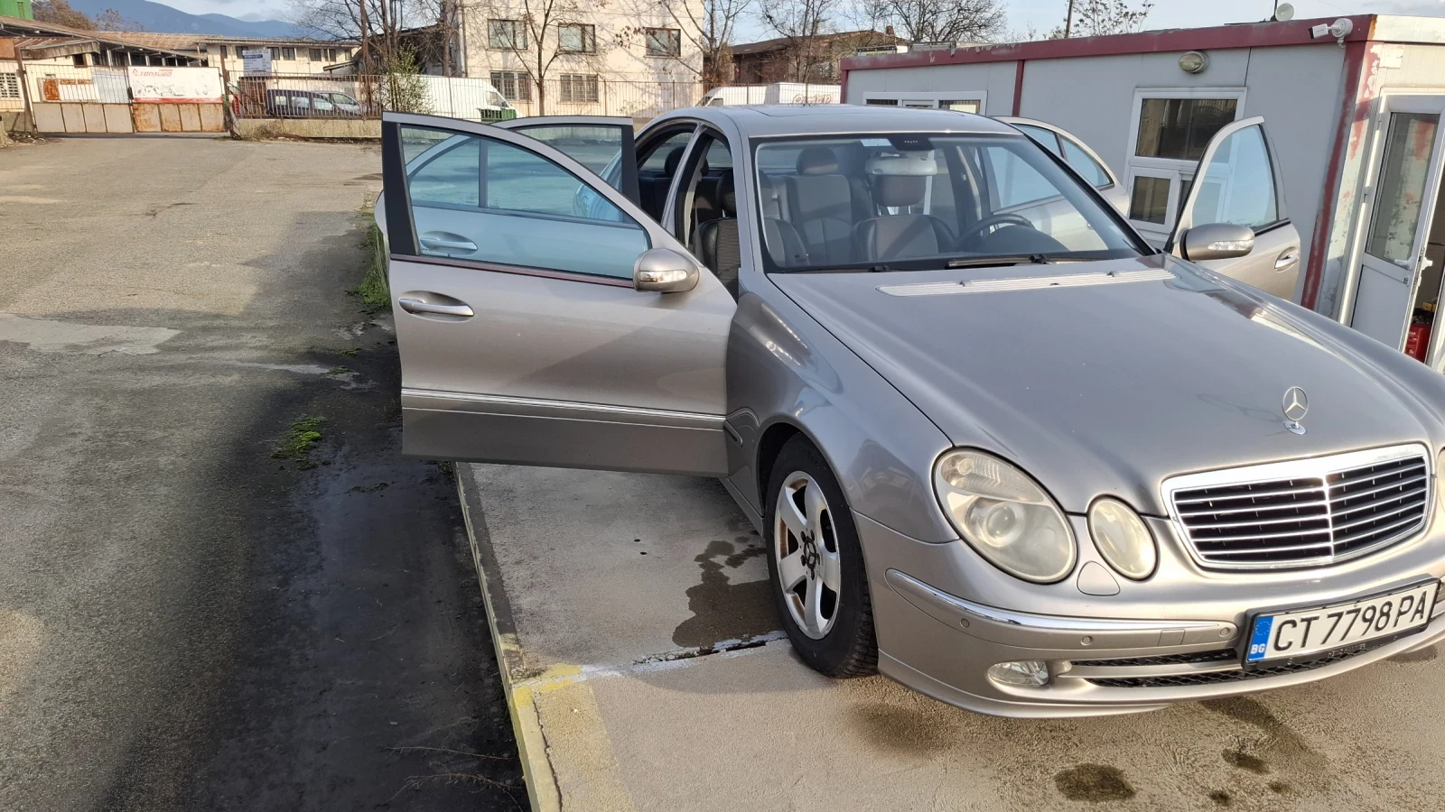 Mercedes-Benz E 220  - изображение 6