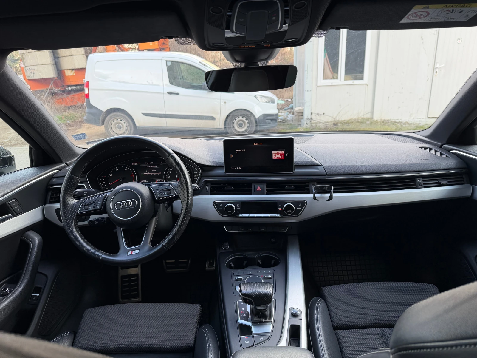 Audi A4 S-Line - изображение 9