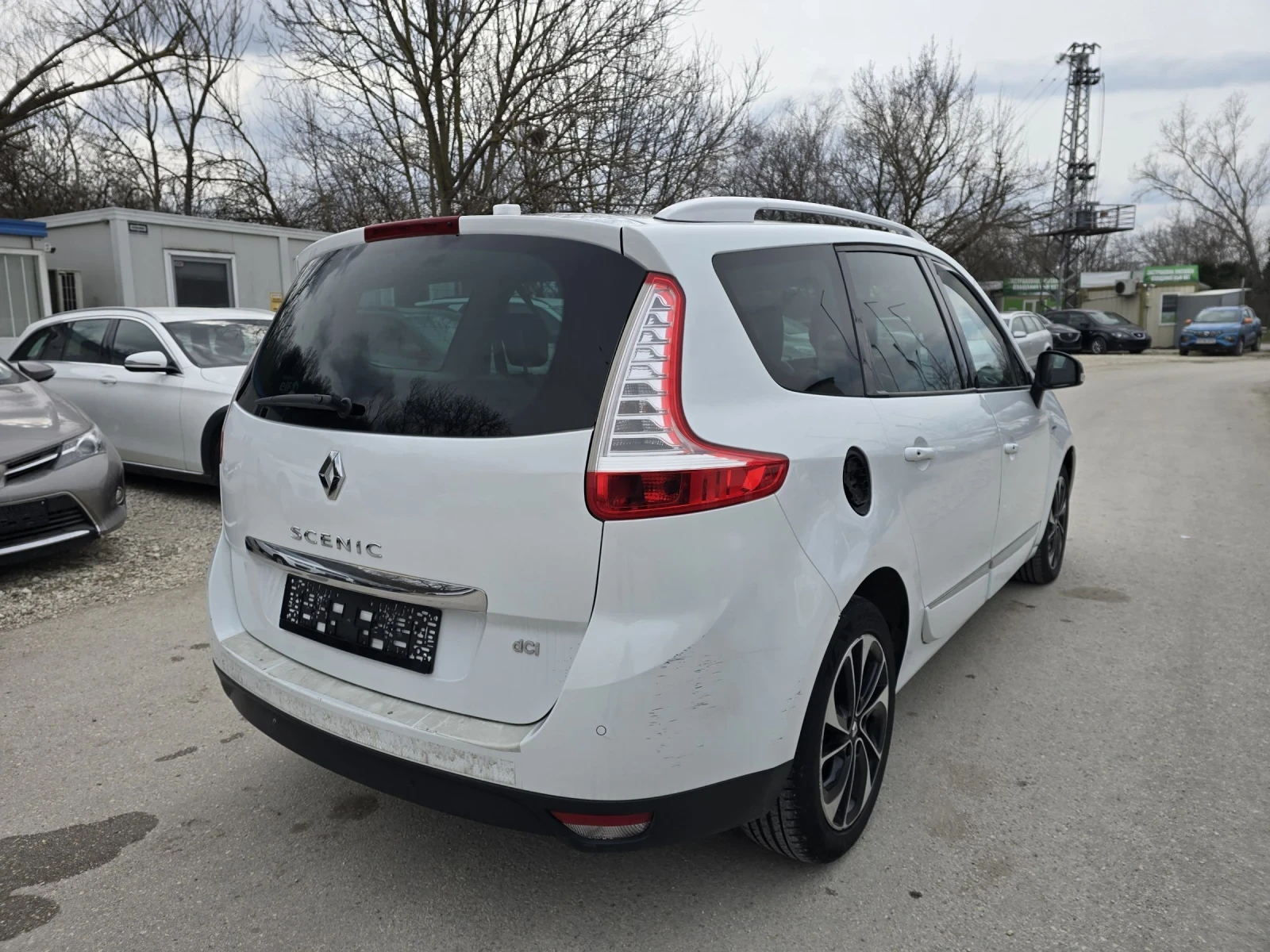 Renault Scenic 1.5dci 110к.с Limited Bose 6+ 1 места, снимка 4 - Автомобили и джипове - 53131364