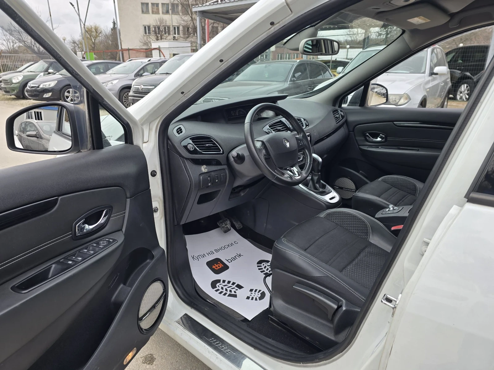 Renault Scenic 1.5dci 110к.с Limited Bose 6+ 1 места, снимка 10 - Автомобили и джипове - 53131364