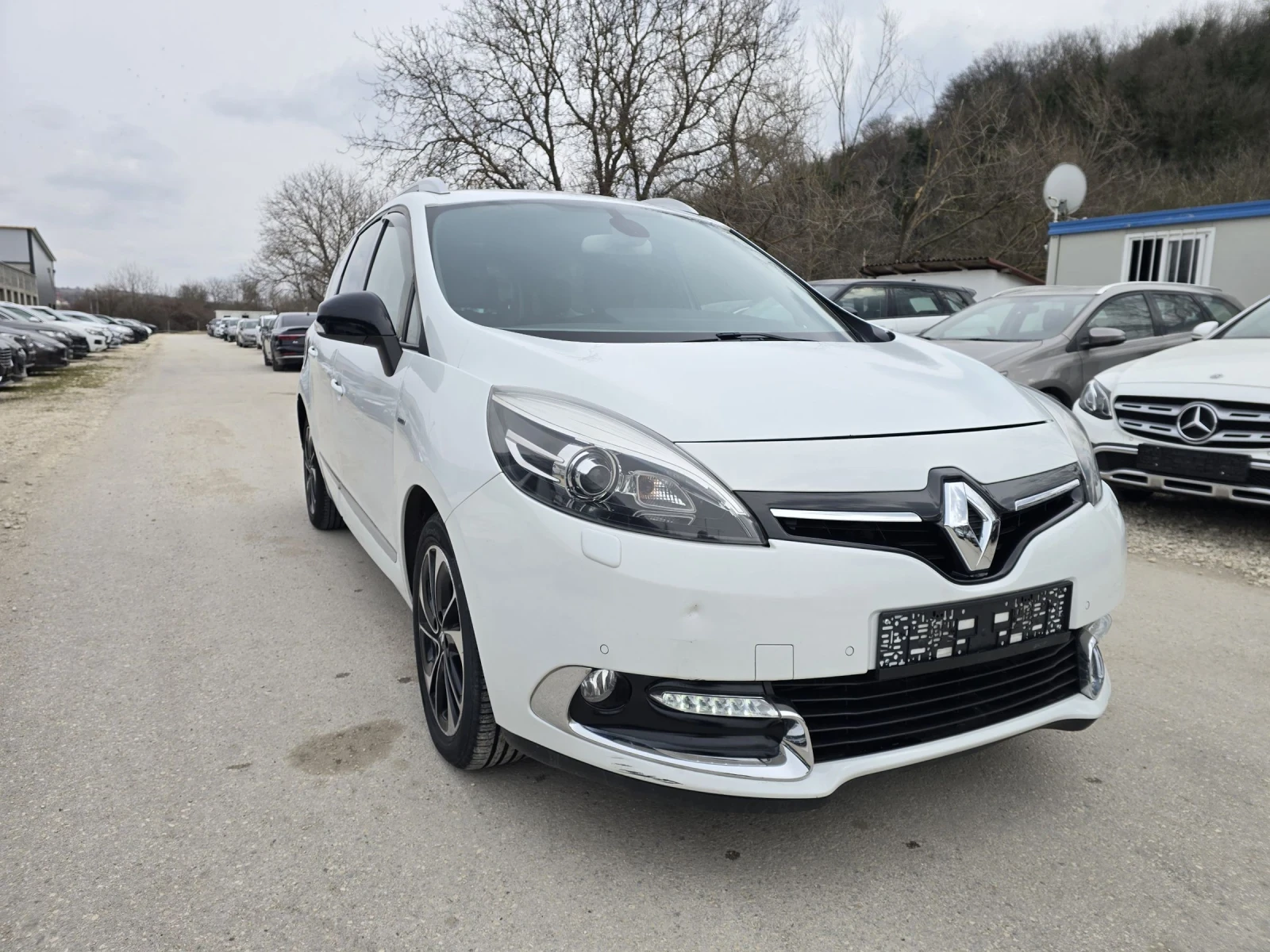 Renault Scenic 1.5dci 110к.с Limited Bose 6+ 1 места, снимка 2 - Автомобили и джипове - 53131364