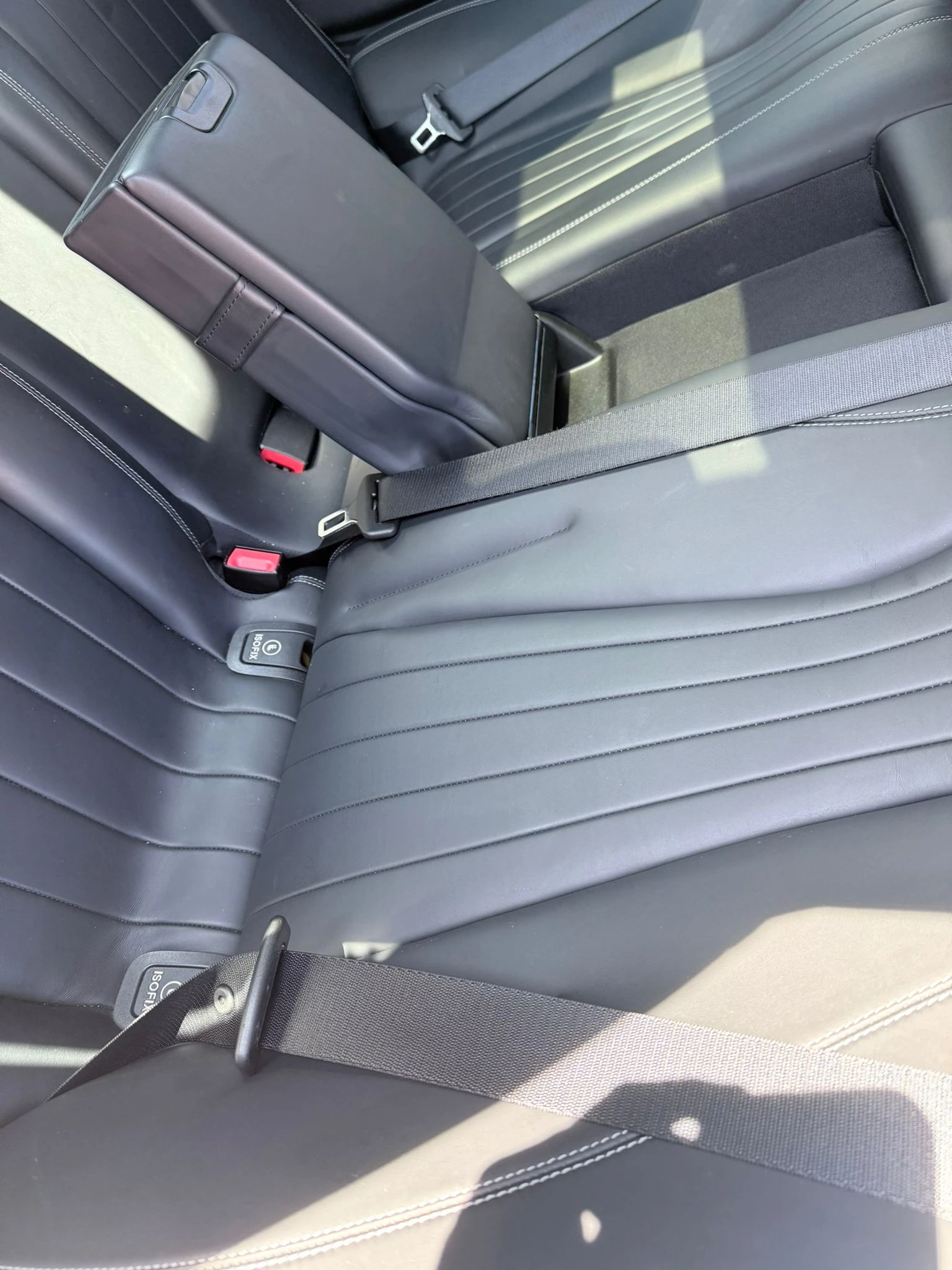 Mercedes-Benz E 220 4MATIC-EXCLUSIVE, снимка 16 - Автомобили и джипове - 53612799