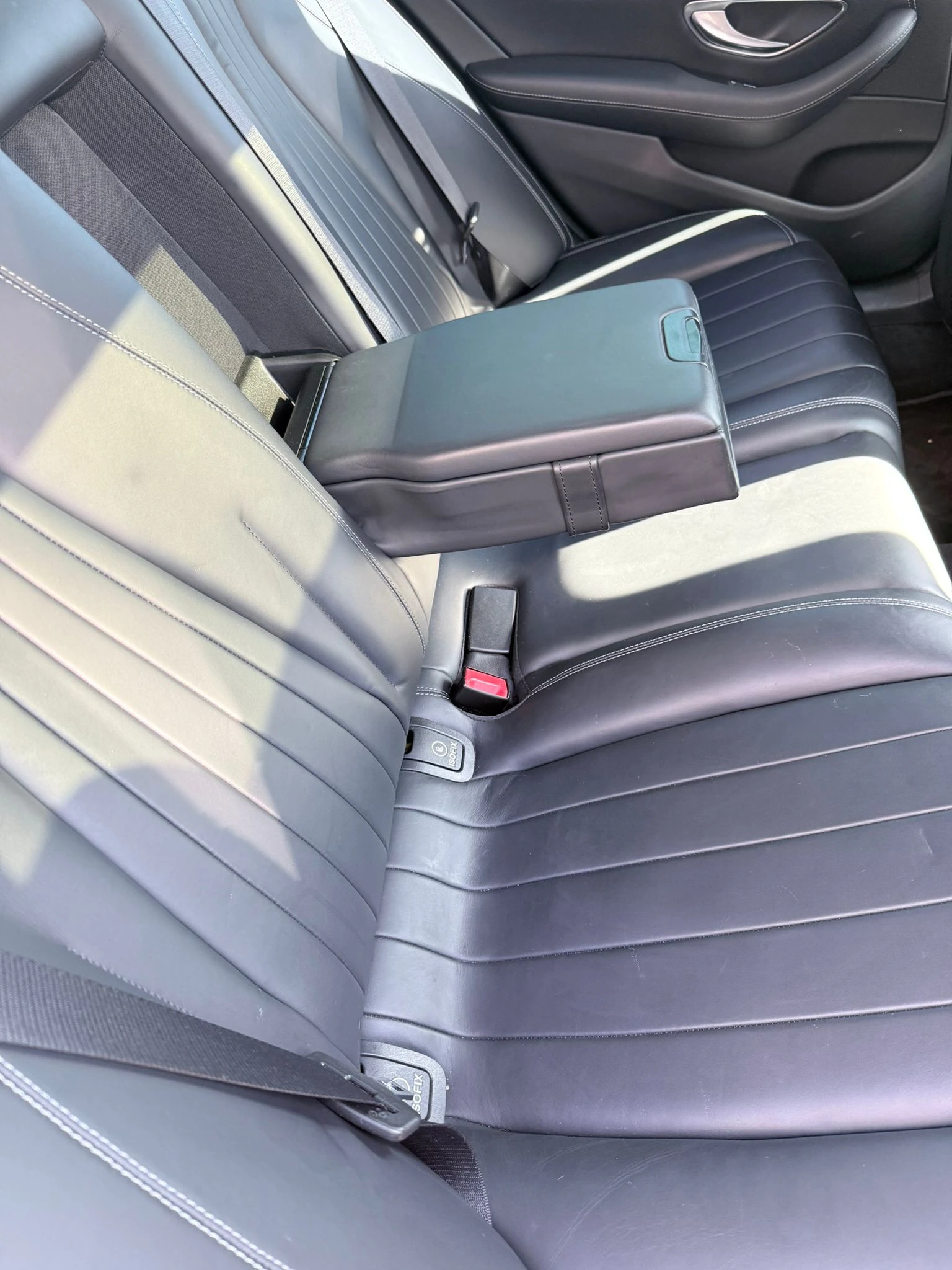 Mercedes-Benz E 220 4MATIC-EXCLUSIVE, снимка 14 - Автомобили и джипове - 53612799