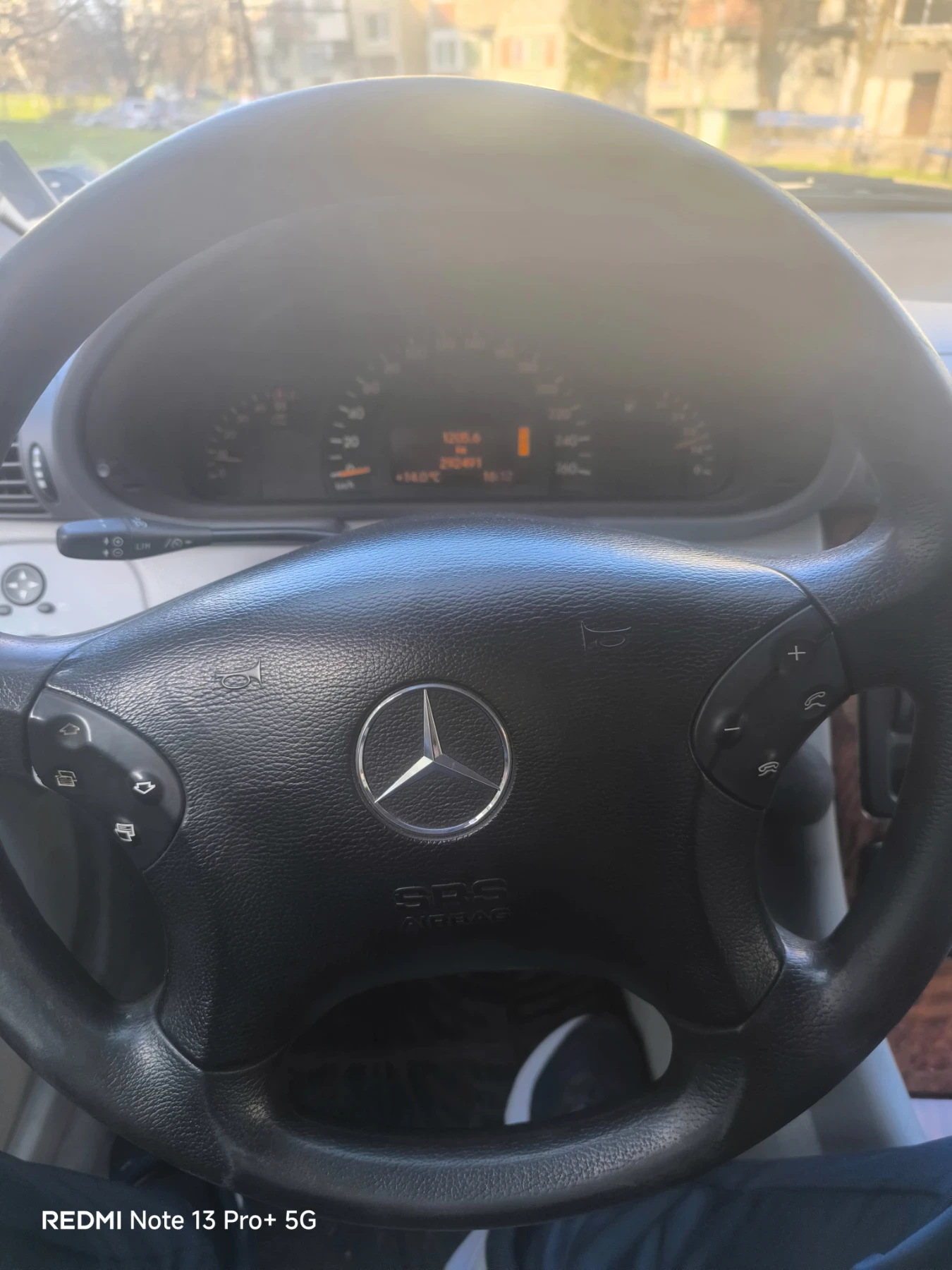 Mercedes-Benz C 200, снимка 8 - Автомобили и джипове - 53788901