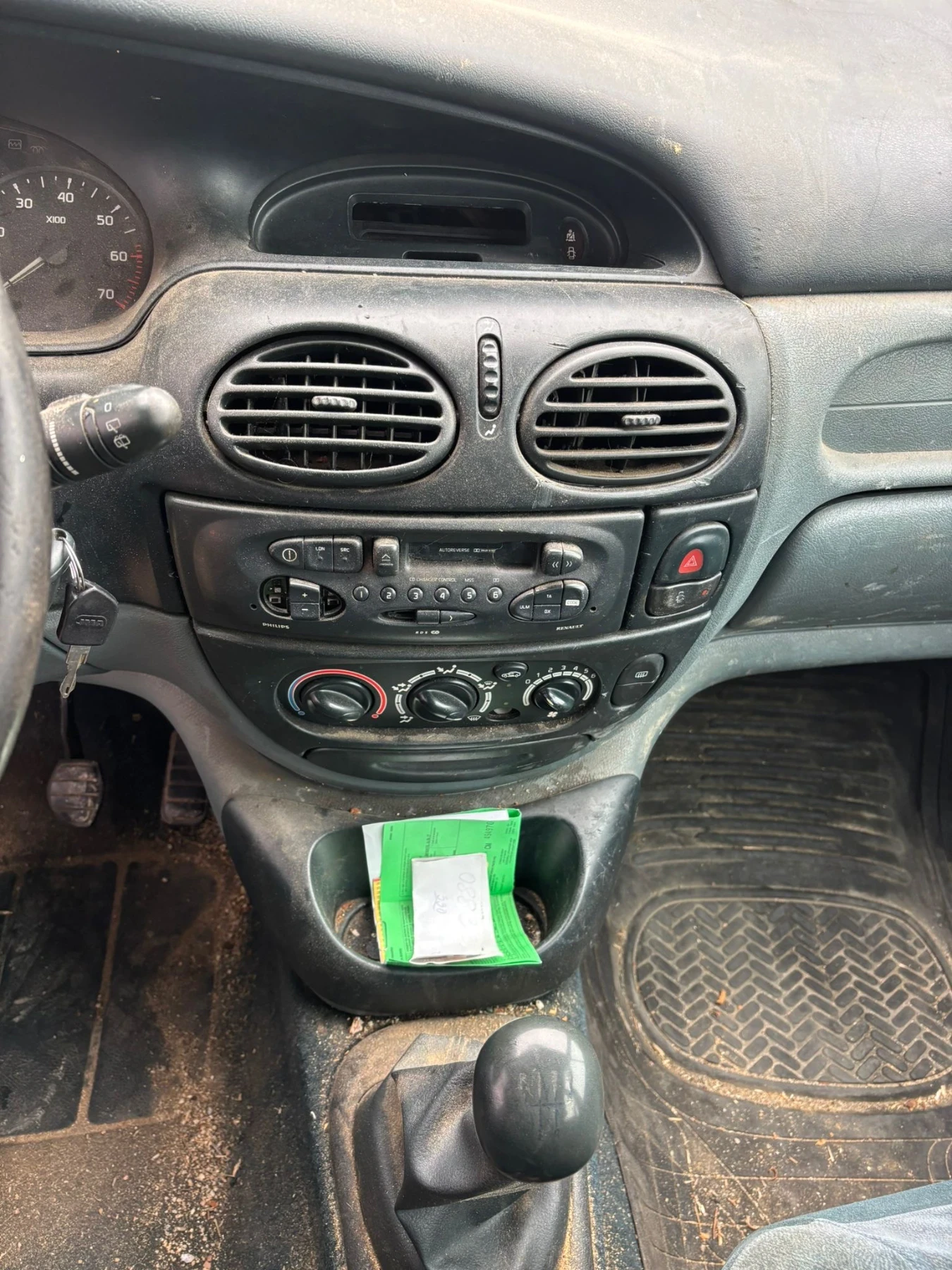 Renault Megane Scenik , снимка 12 - Автомобили и джипове - 53831321