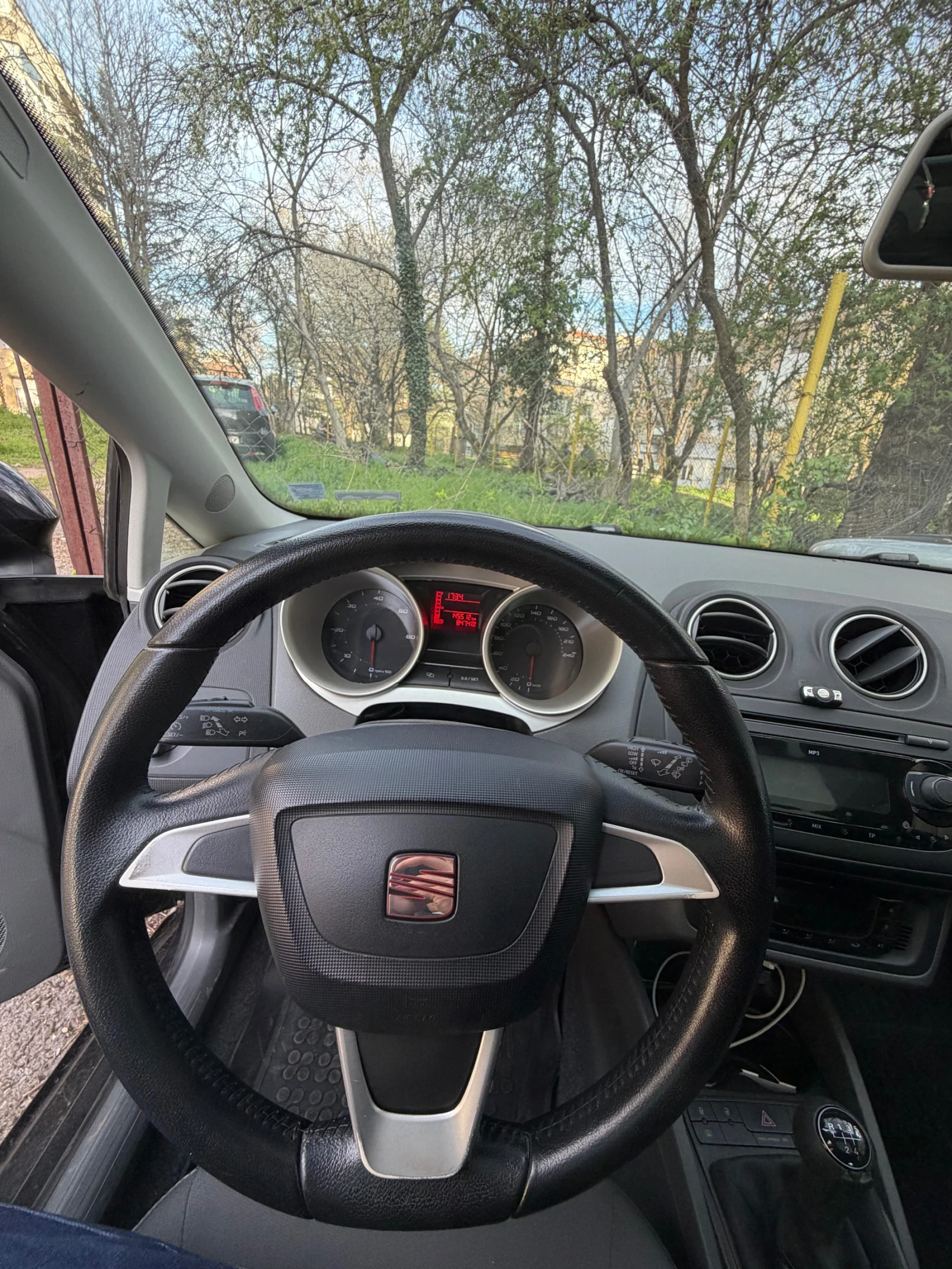 Seat Ibiza, снимка 7 - Автомобили и джипове - 54176186