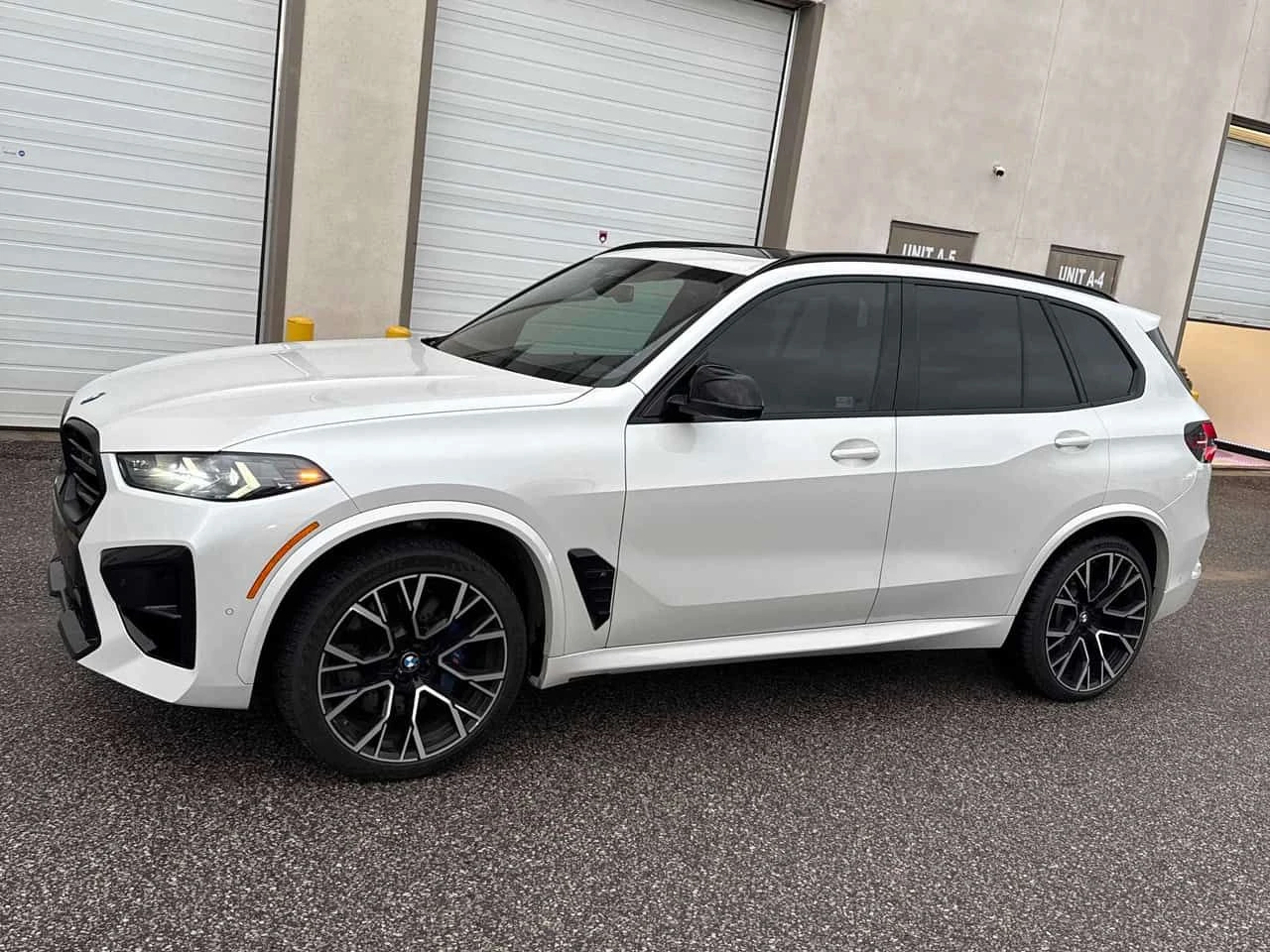 BMW X5M Competition Individual  CARFAX, снимка 2 - Автомобили и джипове - 54315564