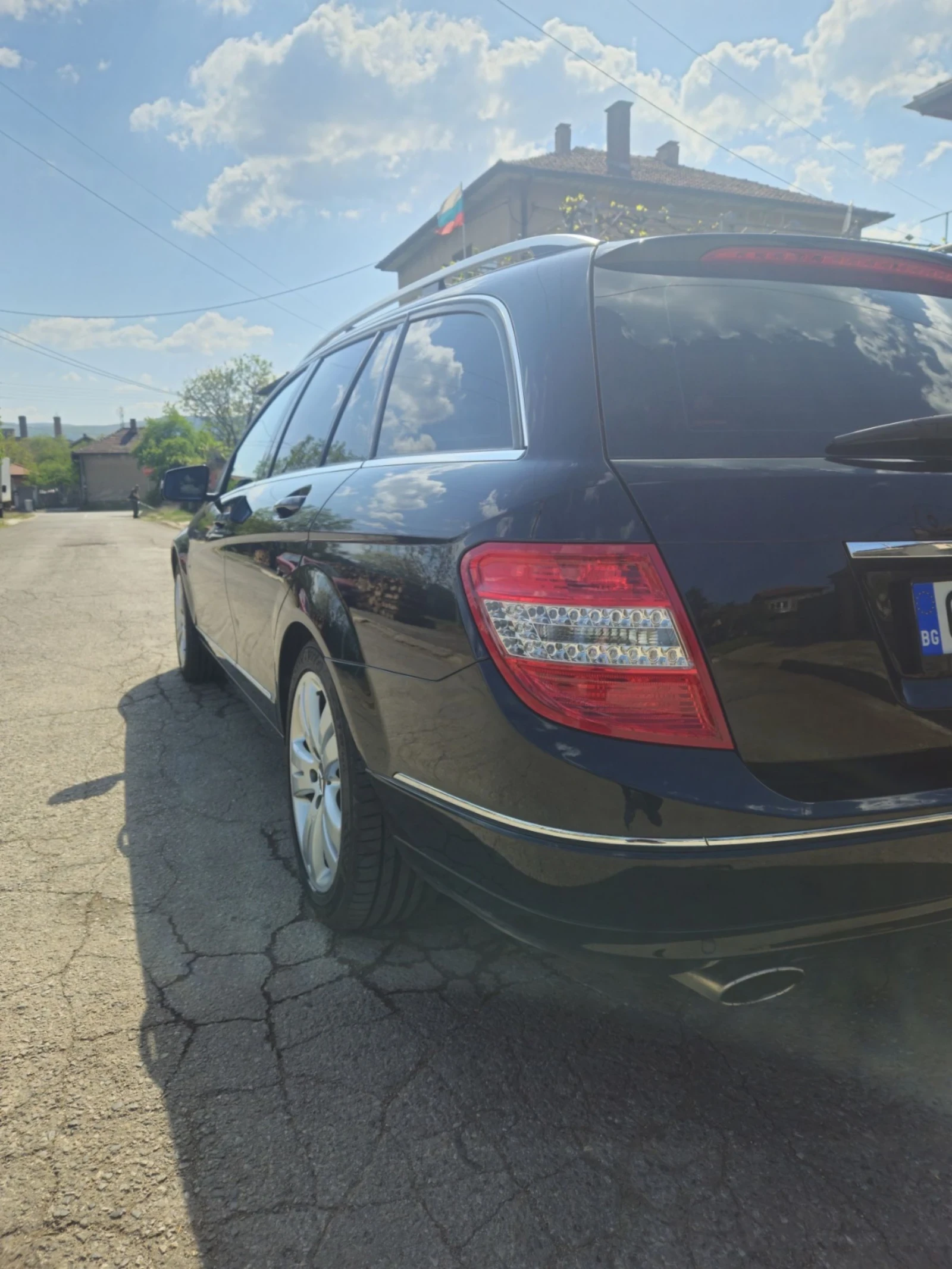 Mercedes-Benz C 220, снимка 6 - Автомобили и джипове - 54367341