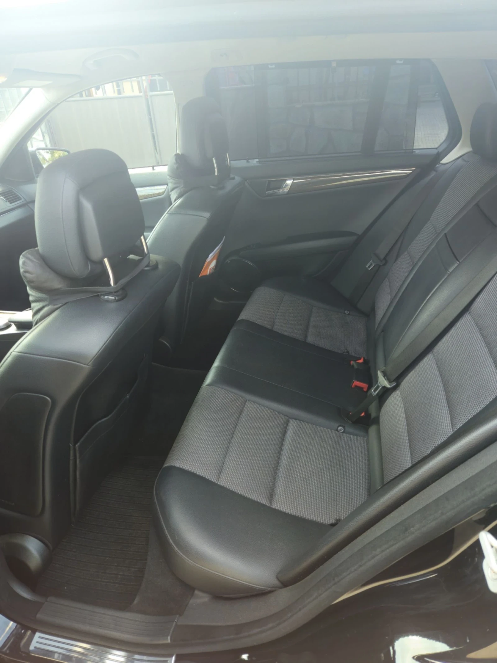 Mercedes-Benz C 220, снимка 11 - Автомобили и джипове - 54367341