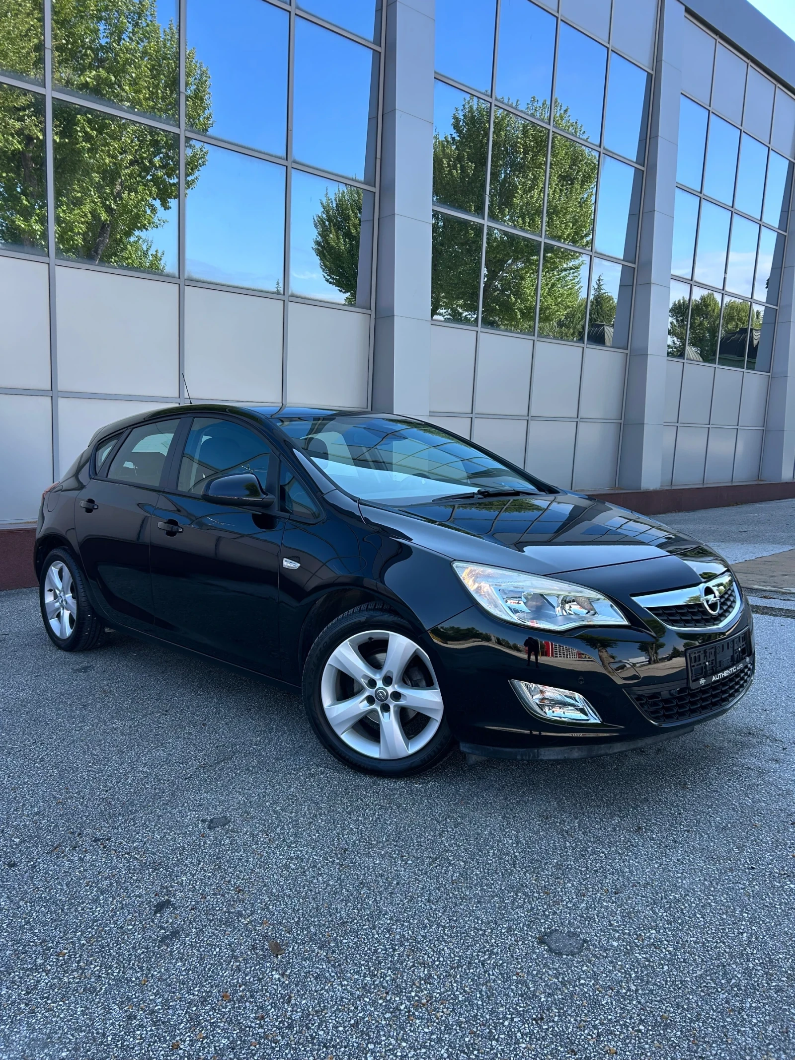 Opel Astra БЕНЗИН // 97000 КМ