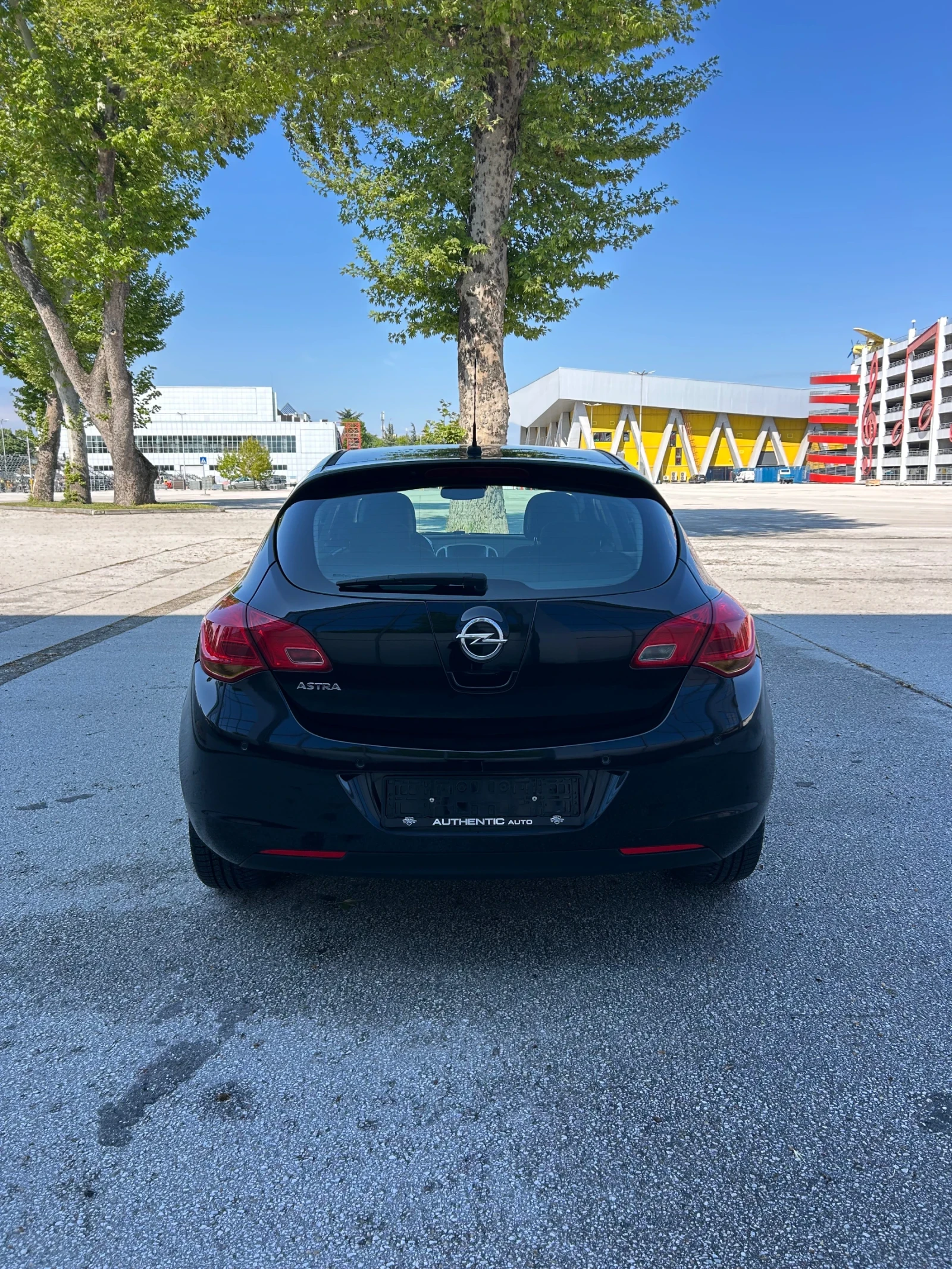Opel Astra БЕНЗИН // 97000 КМ, снимка 4 - Автомобили и джипове - 54397412