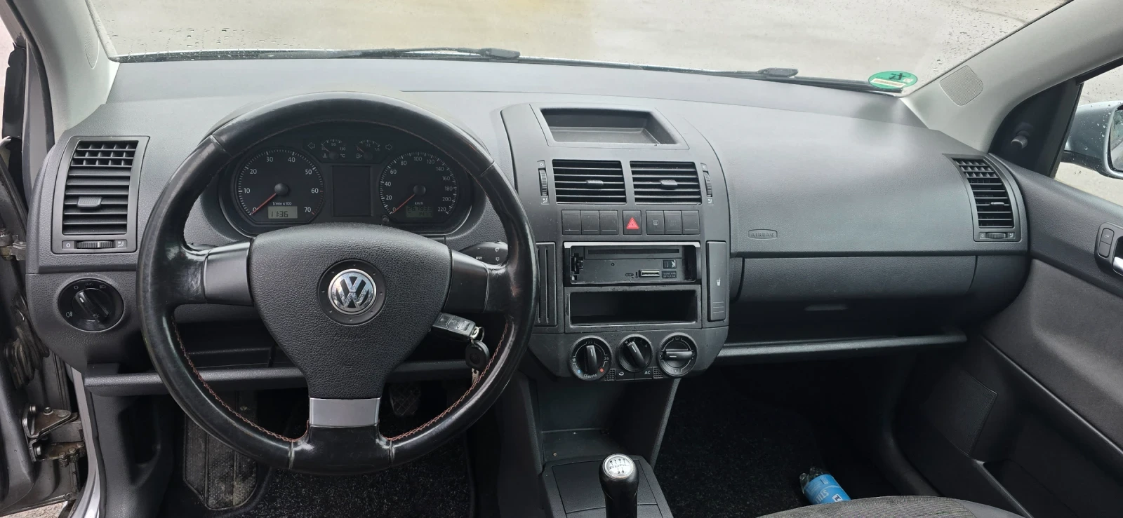 VW Polo 1.4, снимка 8 - Автомобили и джипове - 54641986