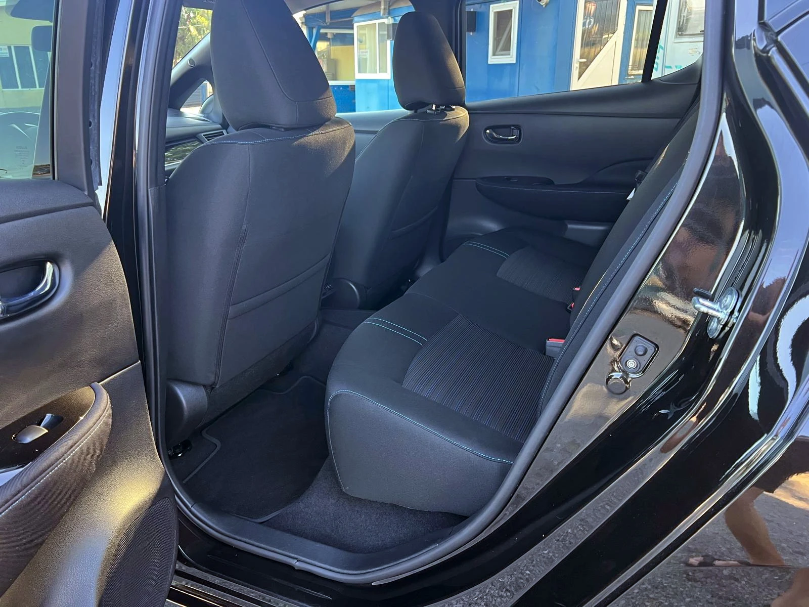 Nissan Leaf  40k KM N-Connecta Soh 100% , снимка 9 - Автомобили и джипове - 54870606