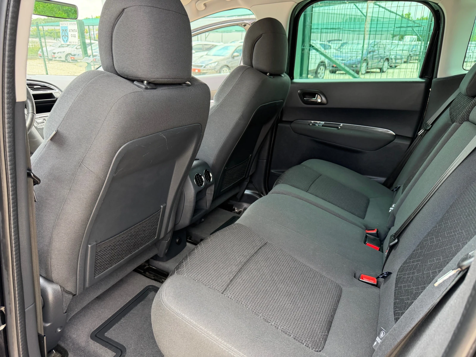 Peugeot 3008 1.6e-HDI/120p.s-Avtomatik/Navi/Facelift!!!, снимка 10 - Автомобили и джипове - 54887217