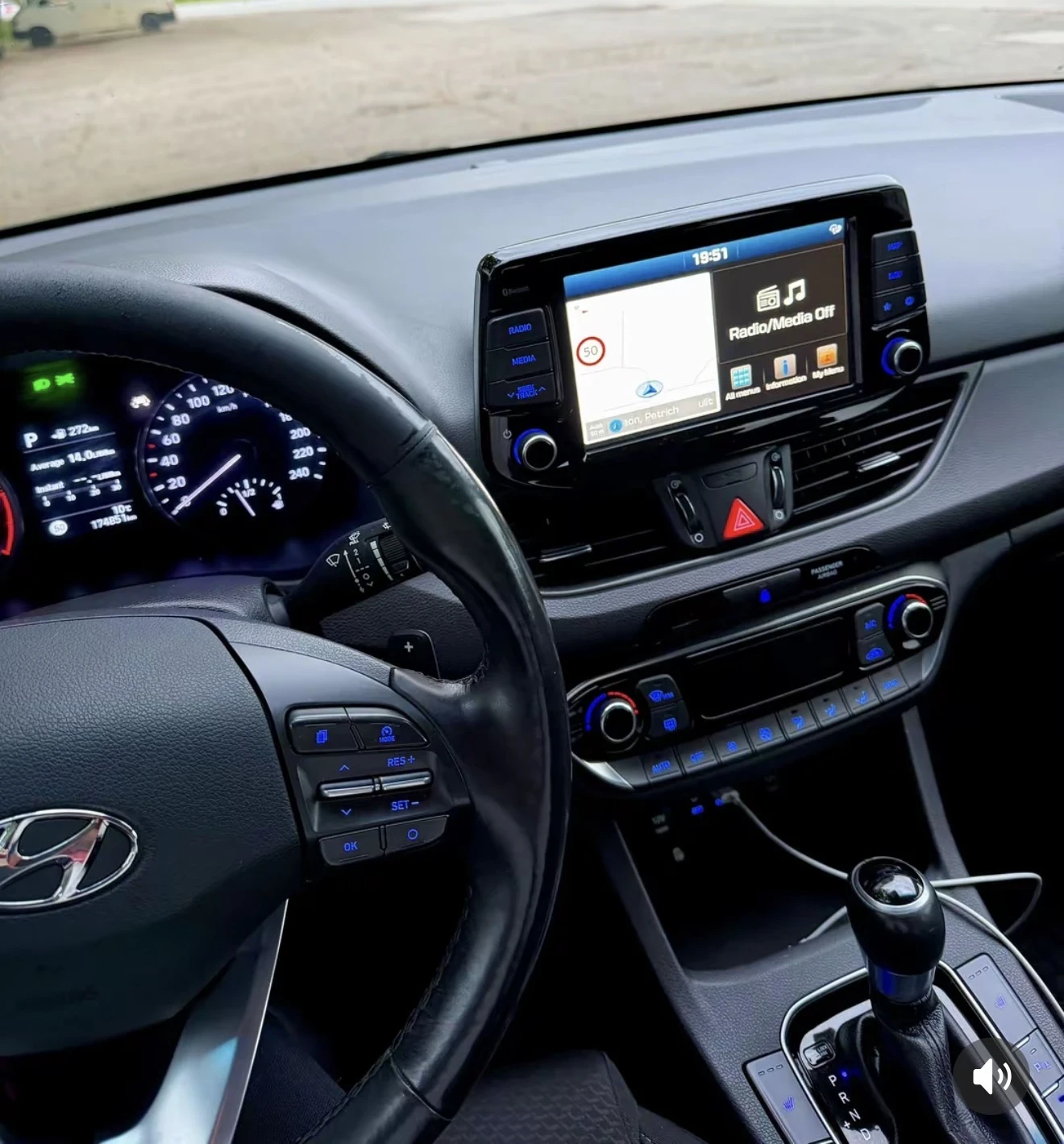 Hyundai I30 1.6 CRDI, снимка 11 - Автомобили и джипове - 55578295