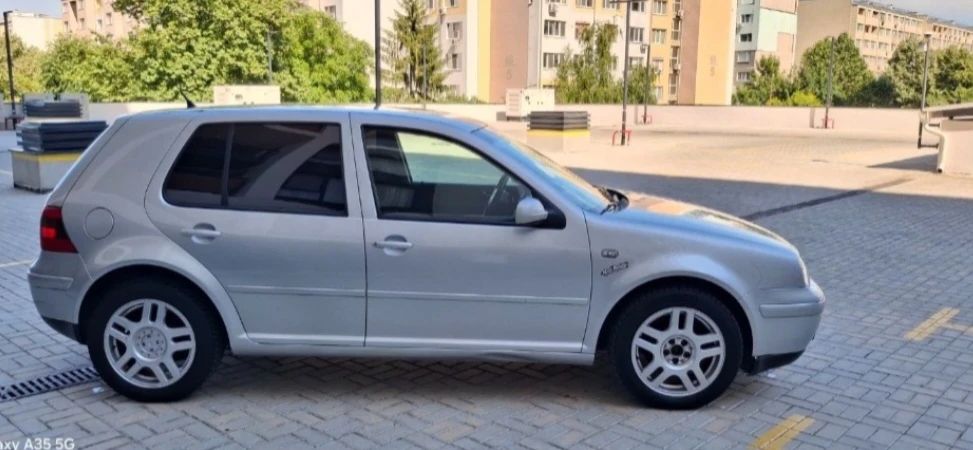 VW Golf 1.6 клима , снимка 2 - Автомобили и джипове - 55054858