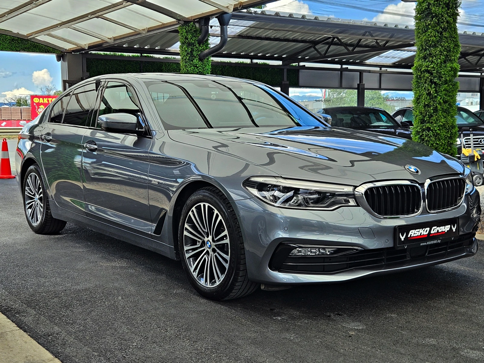 BMW 540 i/XD/SPORT LINE/DISTR/HUD/CAMERA/ВАКУМ/ПОДГРEB/LIZ, снимка 3 - Автомобили и джипове - 55183570