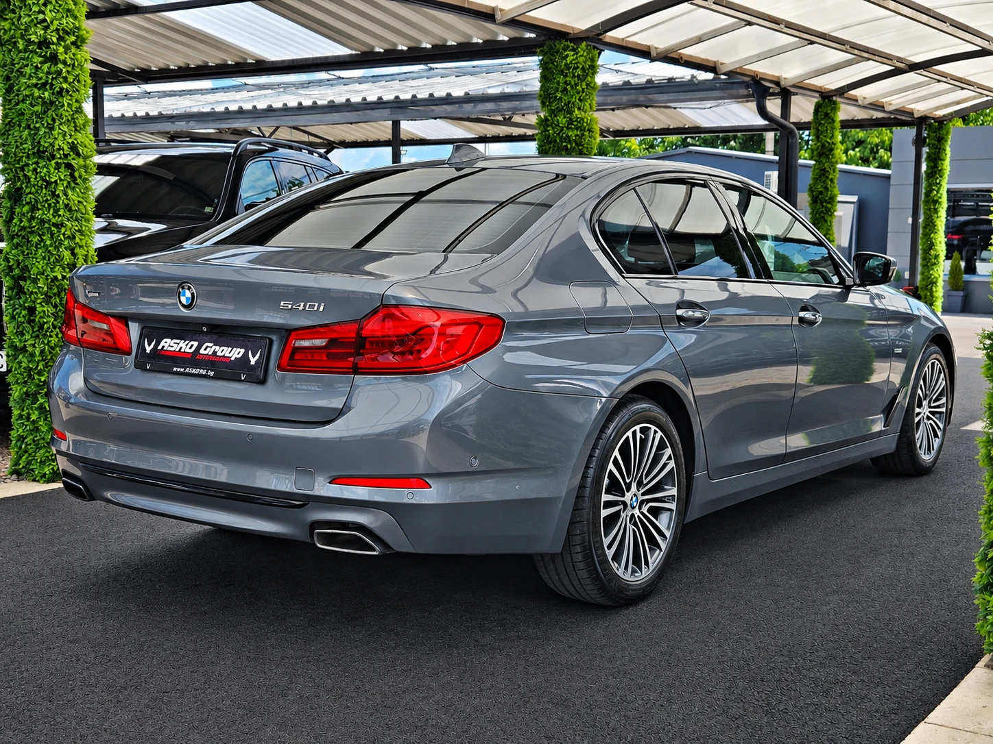 BMW 540 i/XD/SPORT LINE/DISTR/HUD/CAMERA/ВАКУМ/ПОДГРEB/LIZ, снимка 5 - Автомобили и джипове - 55183570