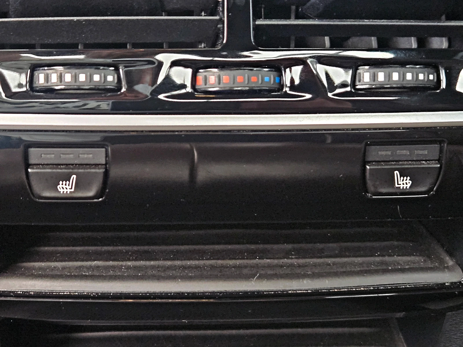 BMW 540 i/XD/SPORT LINE/DISTR/HUD/CAMERA/ВАКУМ/ПОДГРEB/LIZ, снимка 12 - Автомобили и джипове - 55183570