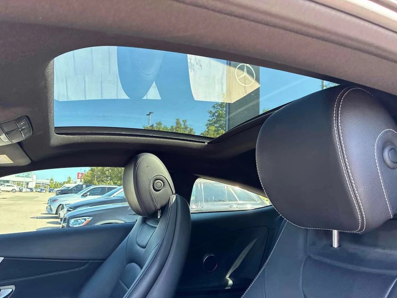 Mercedes-Benz C 300 * CARFAX * ОПЦИЯ ЗА ФИНАНСИРАНЕ , снимка 11 - Автомобили и джипове - 55504432