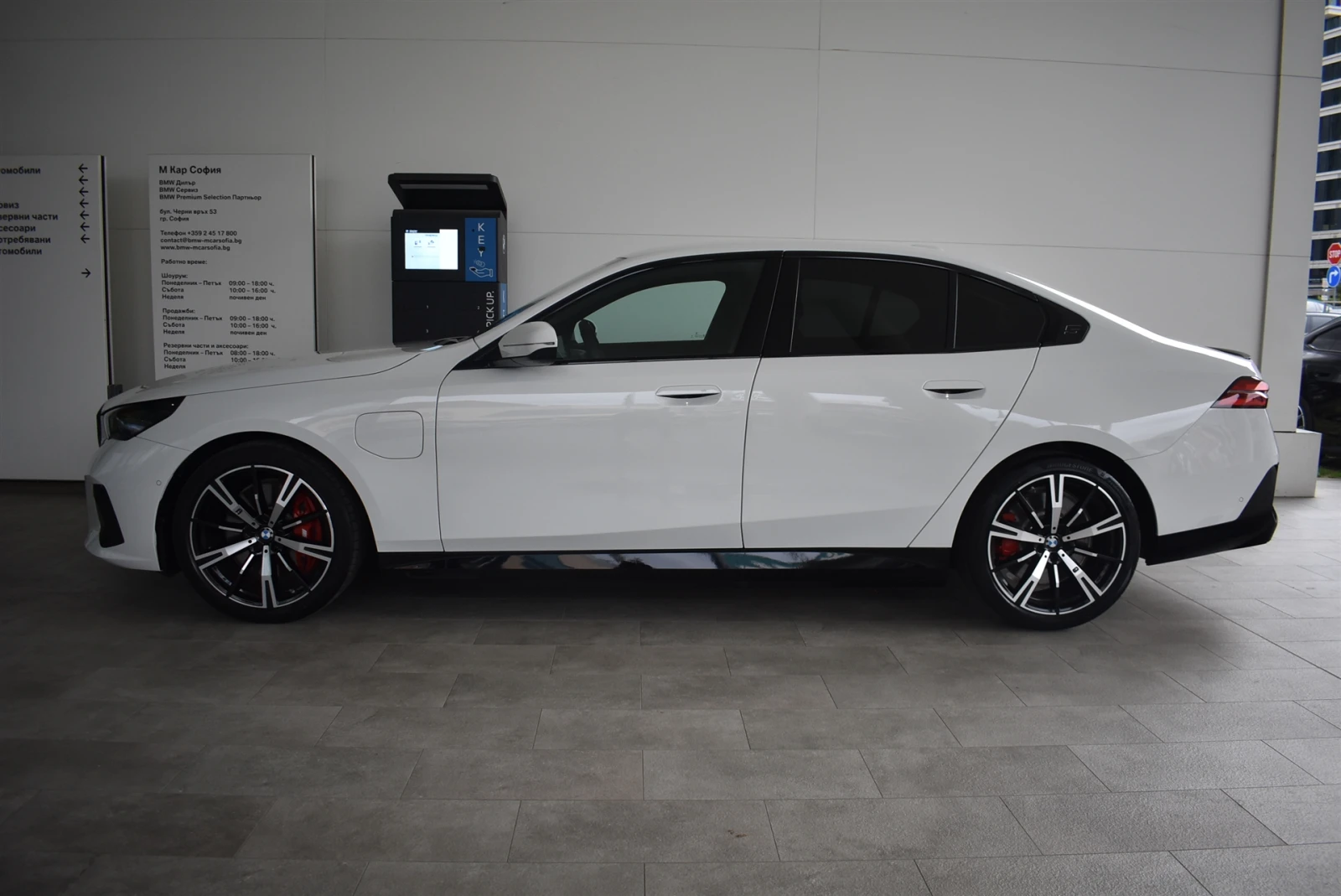 BMW 550 xDrive, снимка 3 - Автомобили и джипове - 55652792