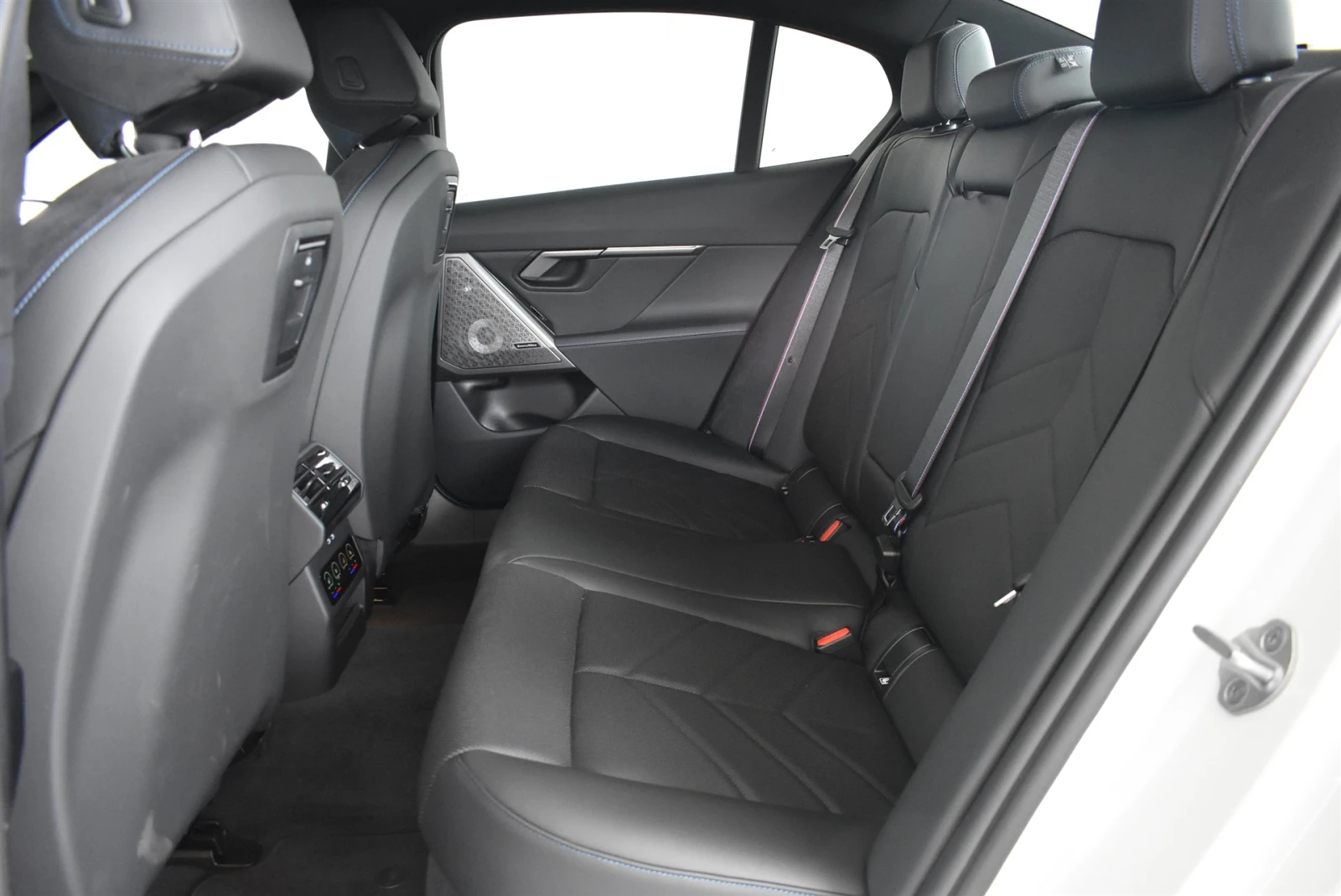 BMW 550 xDrive, снимка 10 - Автомобили и джипове - 55652792