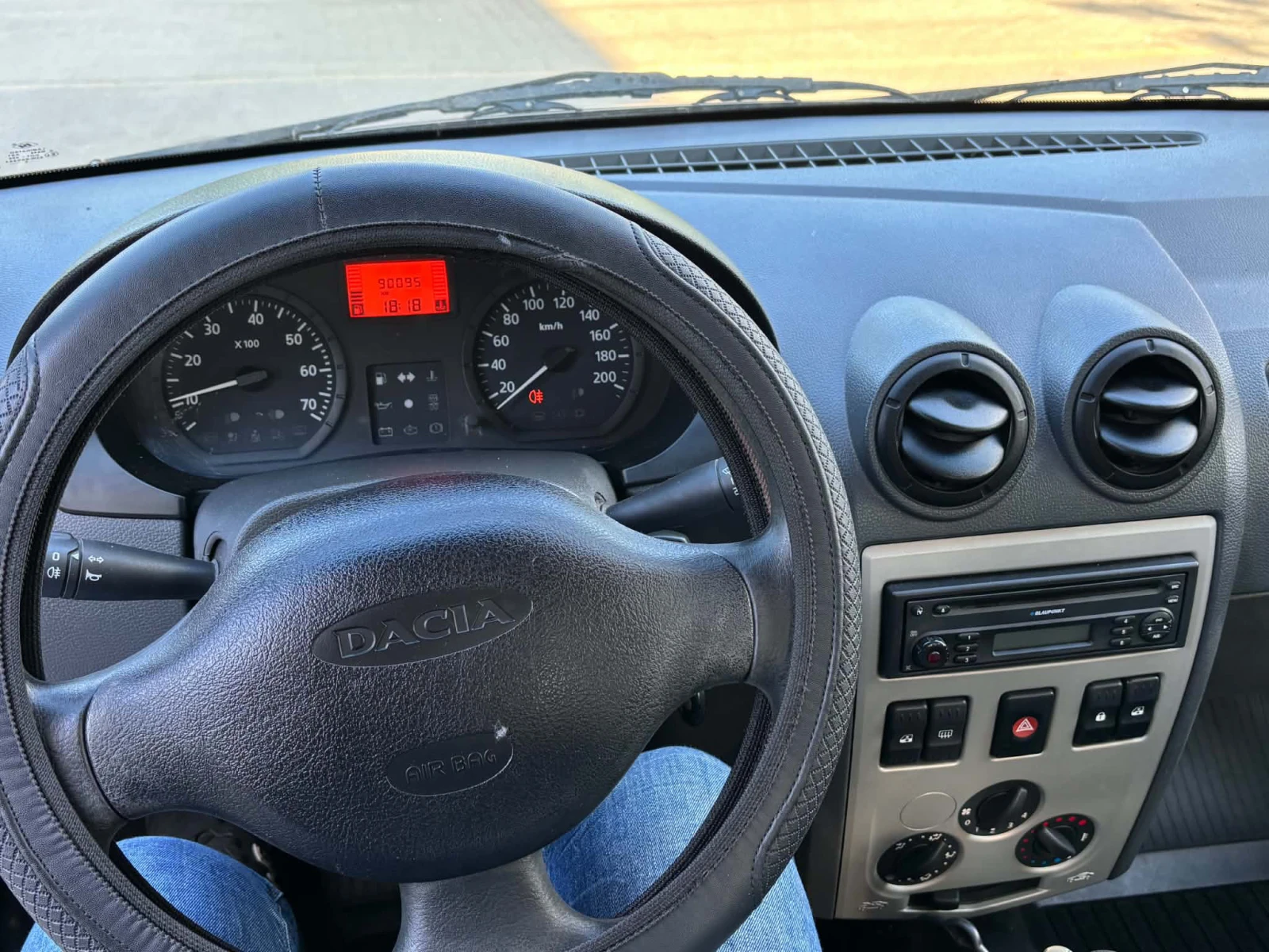 Dacia Logan, снимка 14 - Автомобили и джипове - 55663905