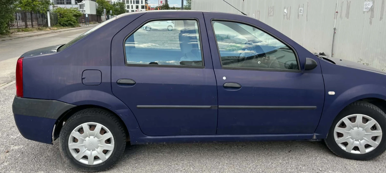 Dacia Logan, снимка 5 - Автомобили и джипове - 55663905