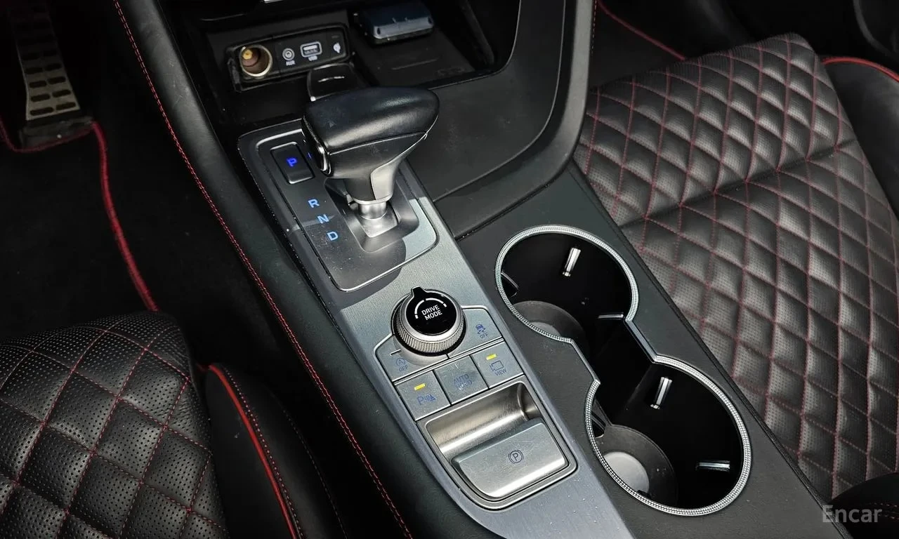 Genesis G70 3.3T Sport| HUD| ПАМЕТ| 360| ПАНО| ОБДУХ| , снимка 9 - Автомобили и джипове - 55878104