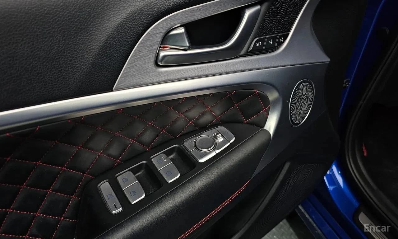 Genesis G70 3.3T Sport| HUD| ПАМЕТ| 360| ПАНО| ОБДУХ| , снимка 17 - Автомобили и джипове - 55878104