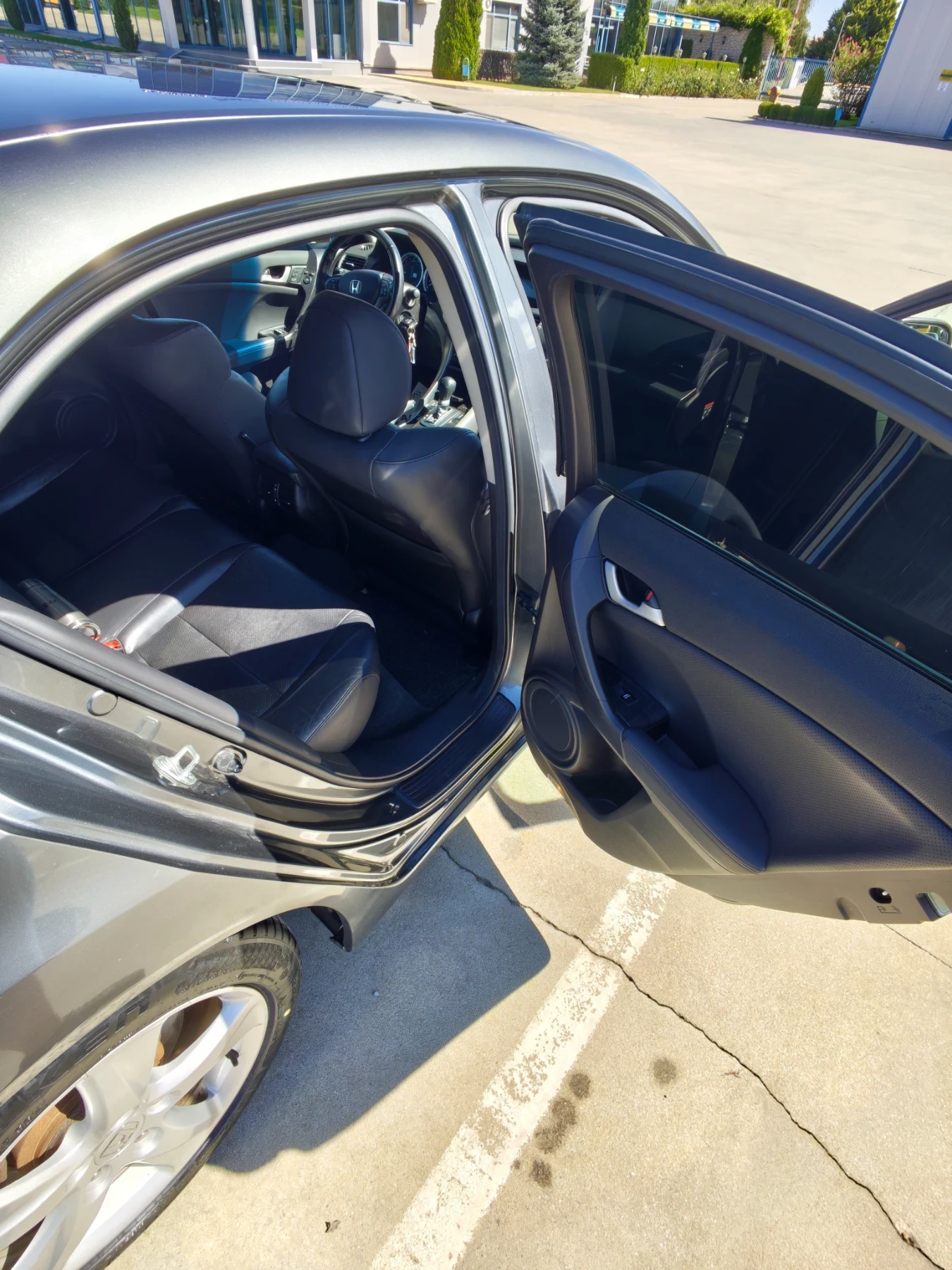 Honda Accord 2.4 Executive, снимка 10 - Автомобили и джипове - 55976685