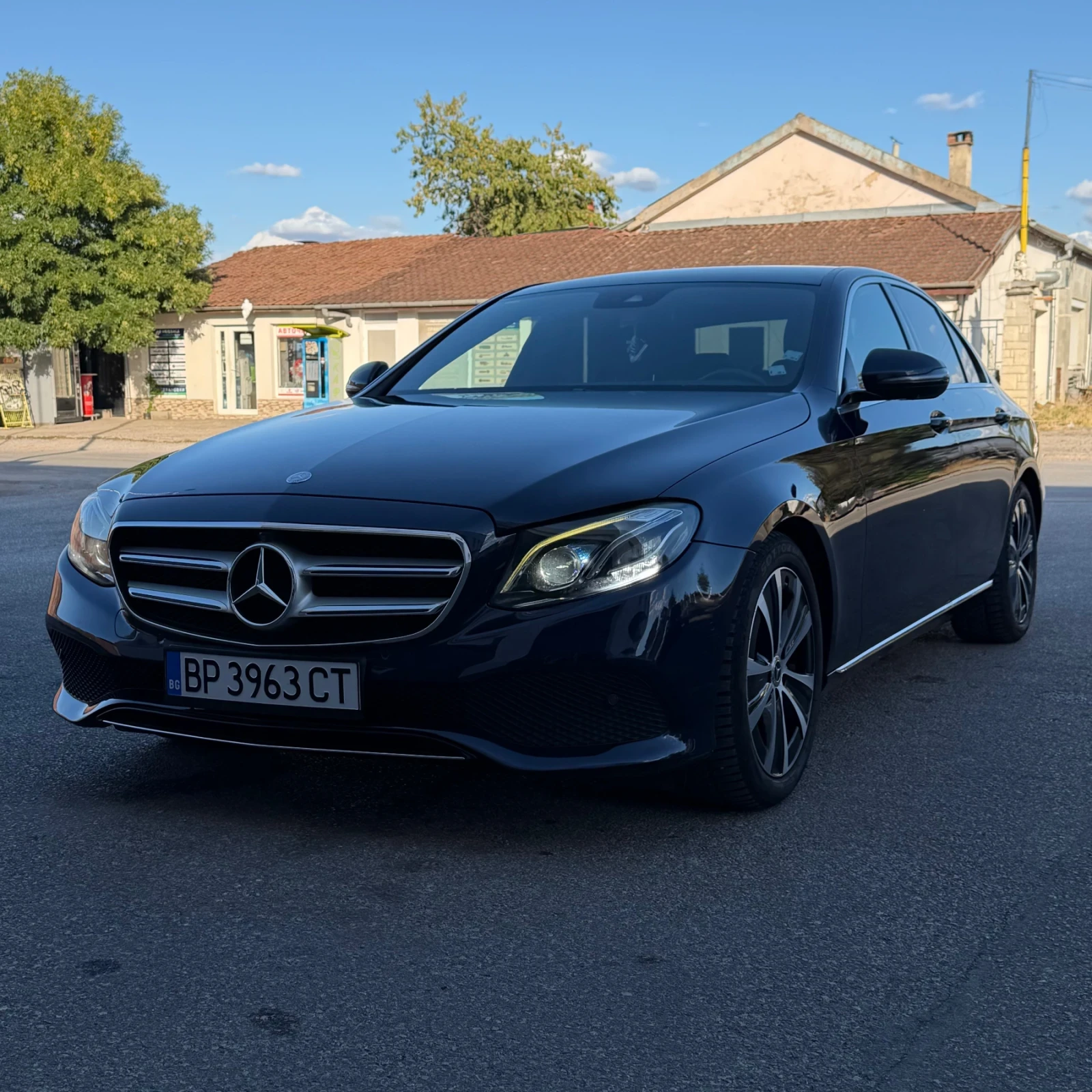 Mercedes-Benz E 220 2.2D, снимка 2 - Автомобили и джипове - 56060979