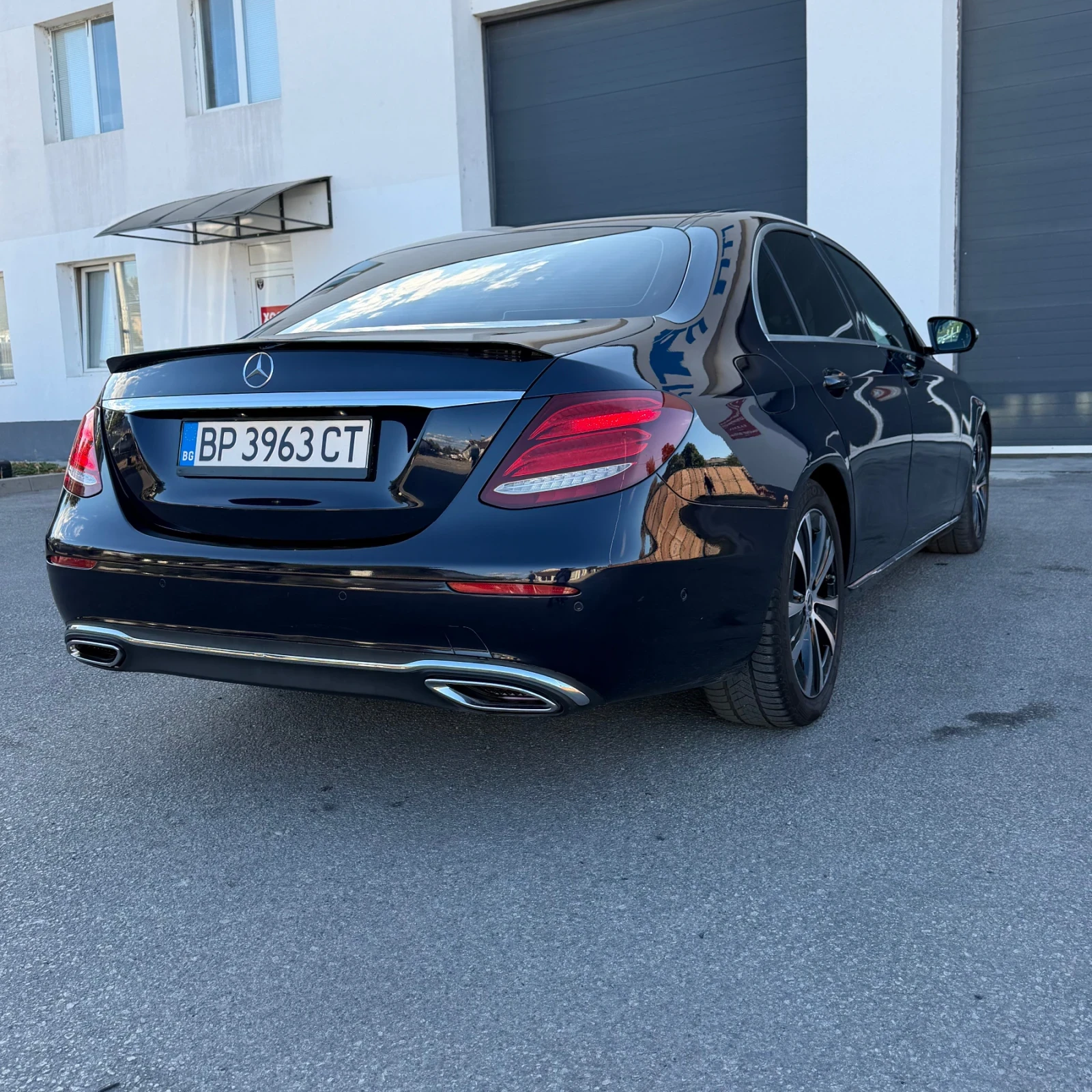 Mercedes-Benz E 220 2.2D, снимка 4 - Автомобили и джипове - 56060979