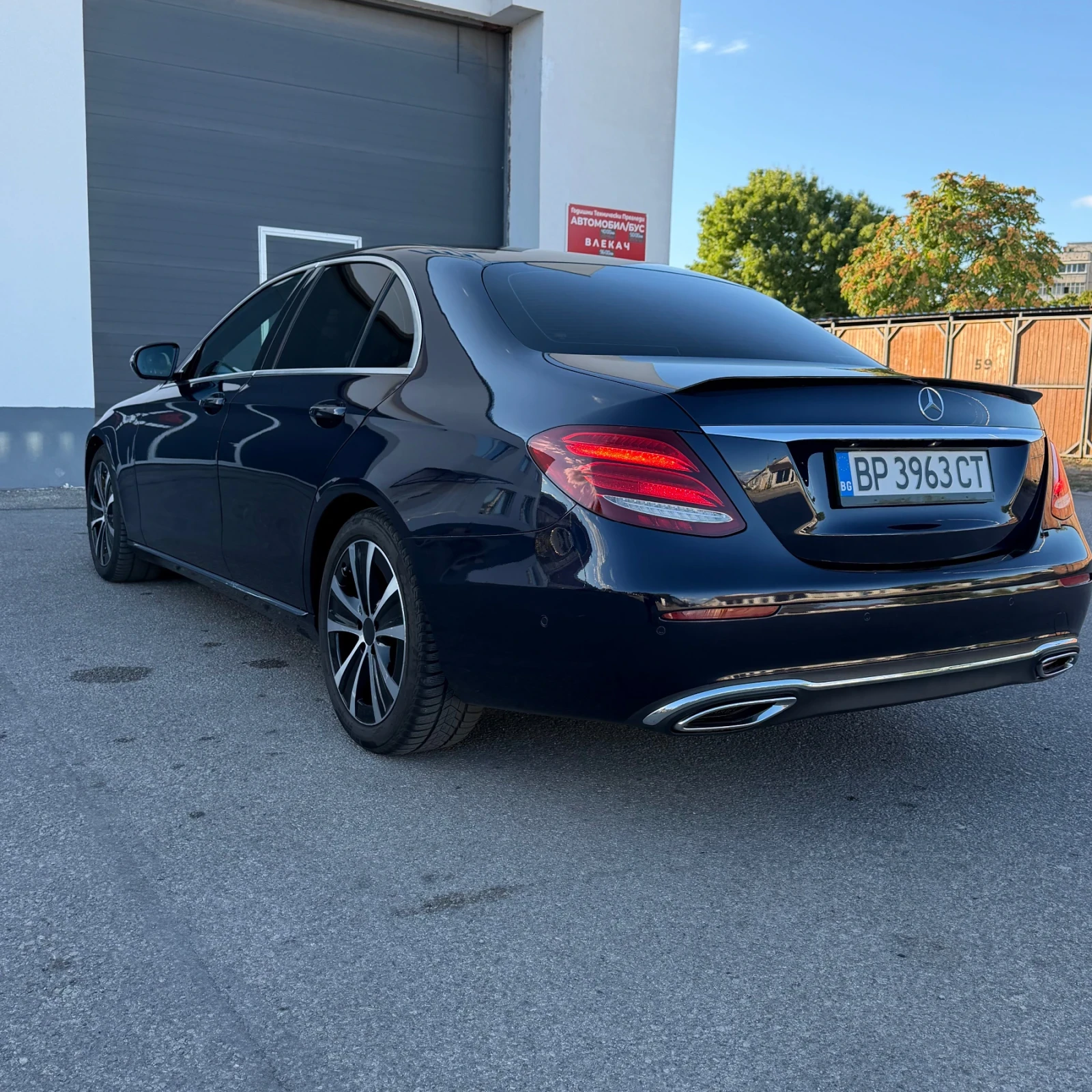 Mercedes-Benz E 220 2.2D, снимка 3 - Автомобили и джипове - 56060979