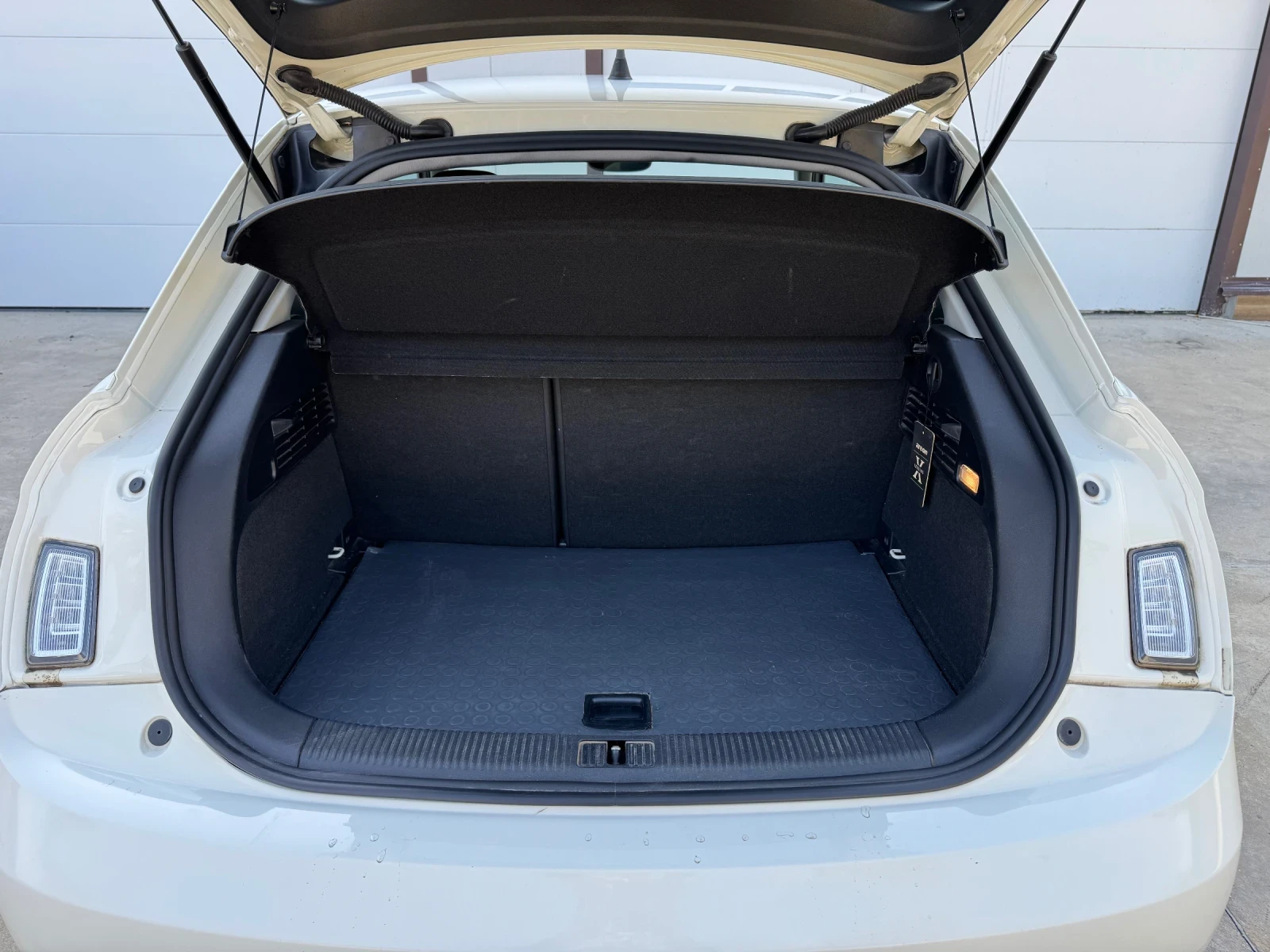 Audi A1 * NAVI* 1.6TDI* 105ks*  | Mobile.bg � ����������� 15