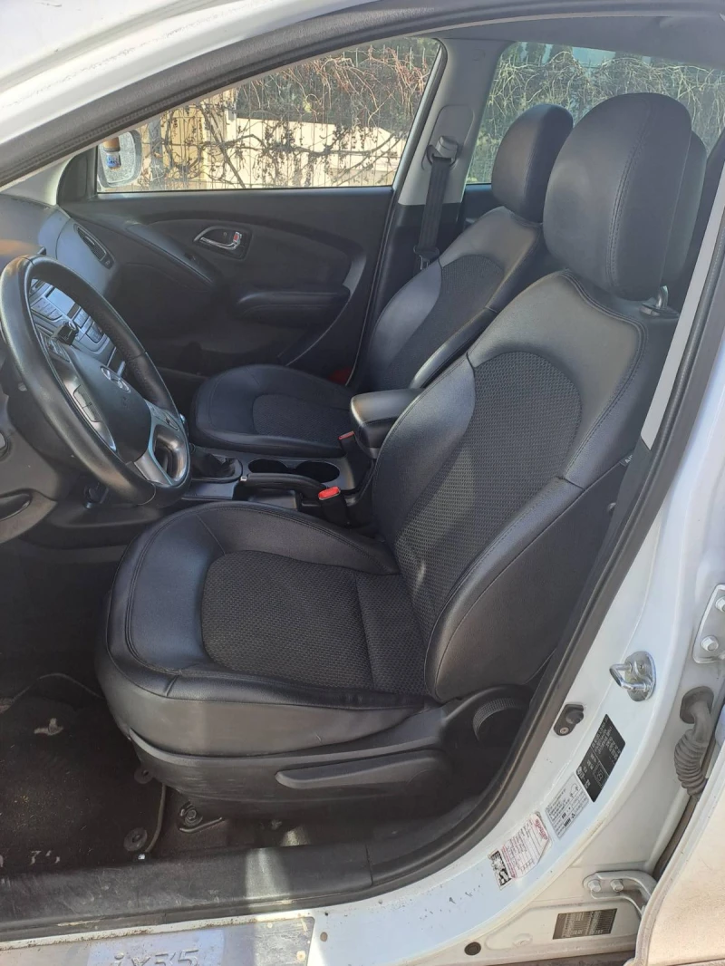 Hyundai IX35 2.0 CRDI, снимка 14 - Автомобили и джипове - 47457687