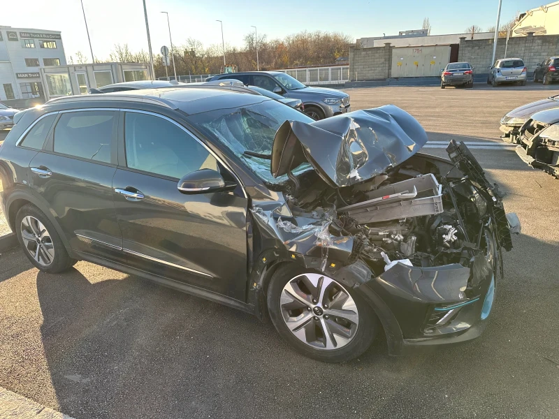 Kia Niro, снимка 3 - Автомобили и джипове - 48104312