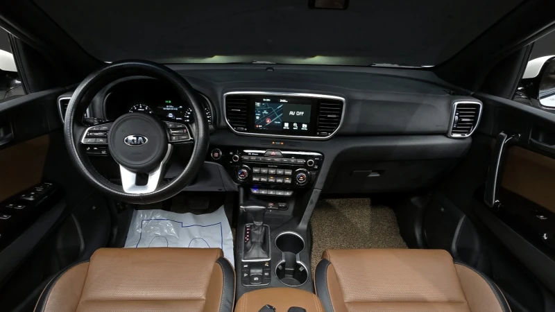 Kia Sportage 2.0, снимка 6 - Автомобили и джипове - 51521815