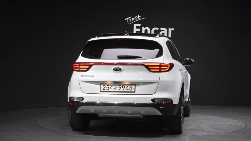 Kia Sportage 2.0, снимка 4 - Автомобили и джипове - 51521815