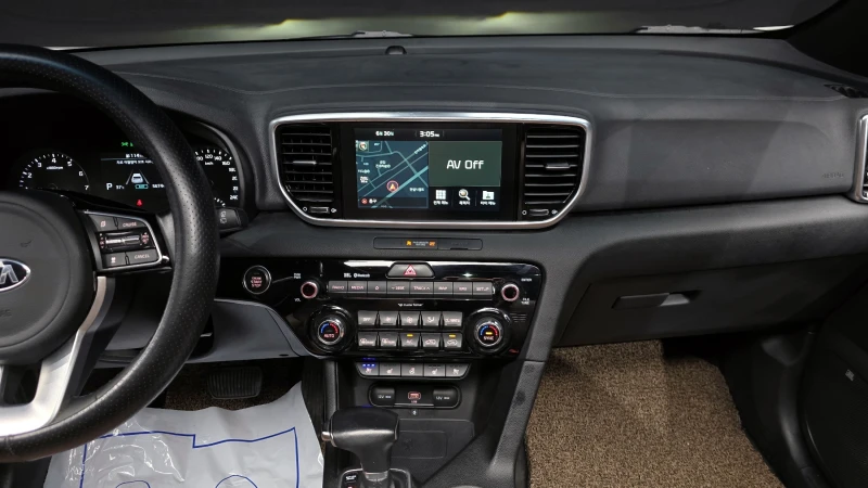 Kia Sportage 2.0, снимка 12 - Автомобили и джипове - 51521815