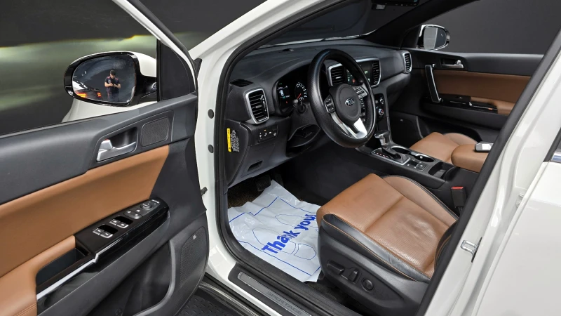 Kia Sportage 2.0, снимка 9 - Автомобили и джипове - 51521815